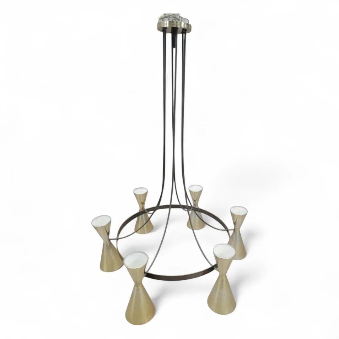 Lampadario a cono bifacciale a 6 clessidre con finitura in ottone atomico del Mid Century Modern in vendita 1