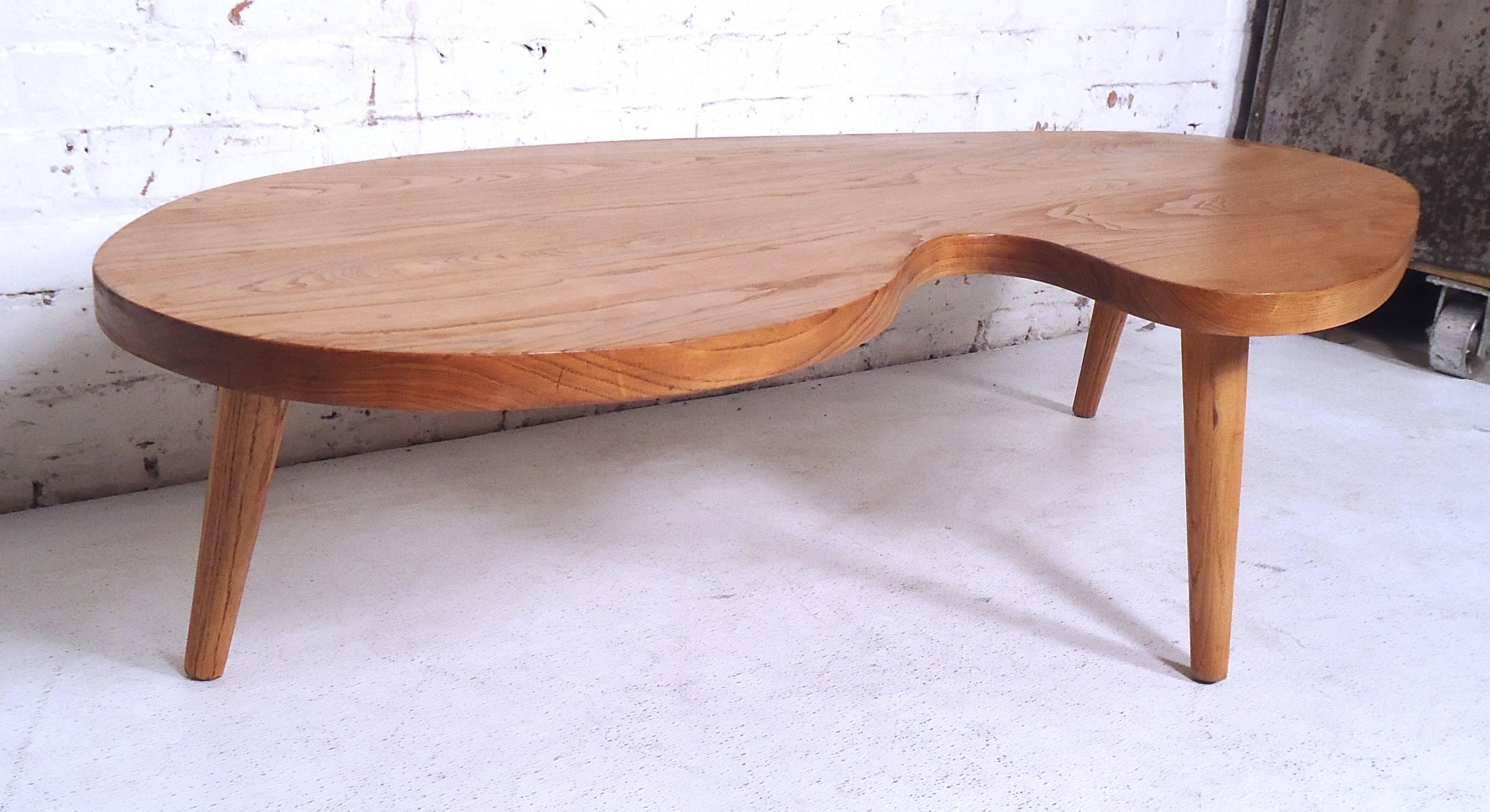 Mid-Century Modern Atomic Coffee Table In Good Condition In Brooklyn, NY
