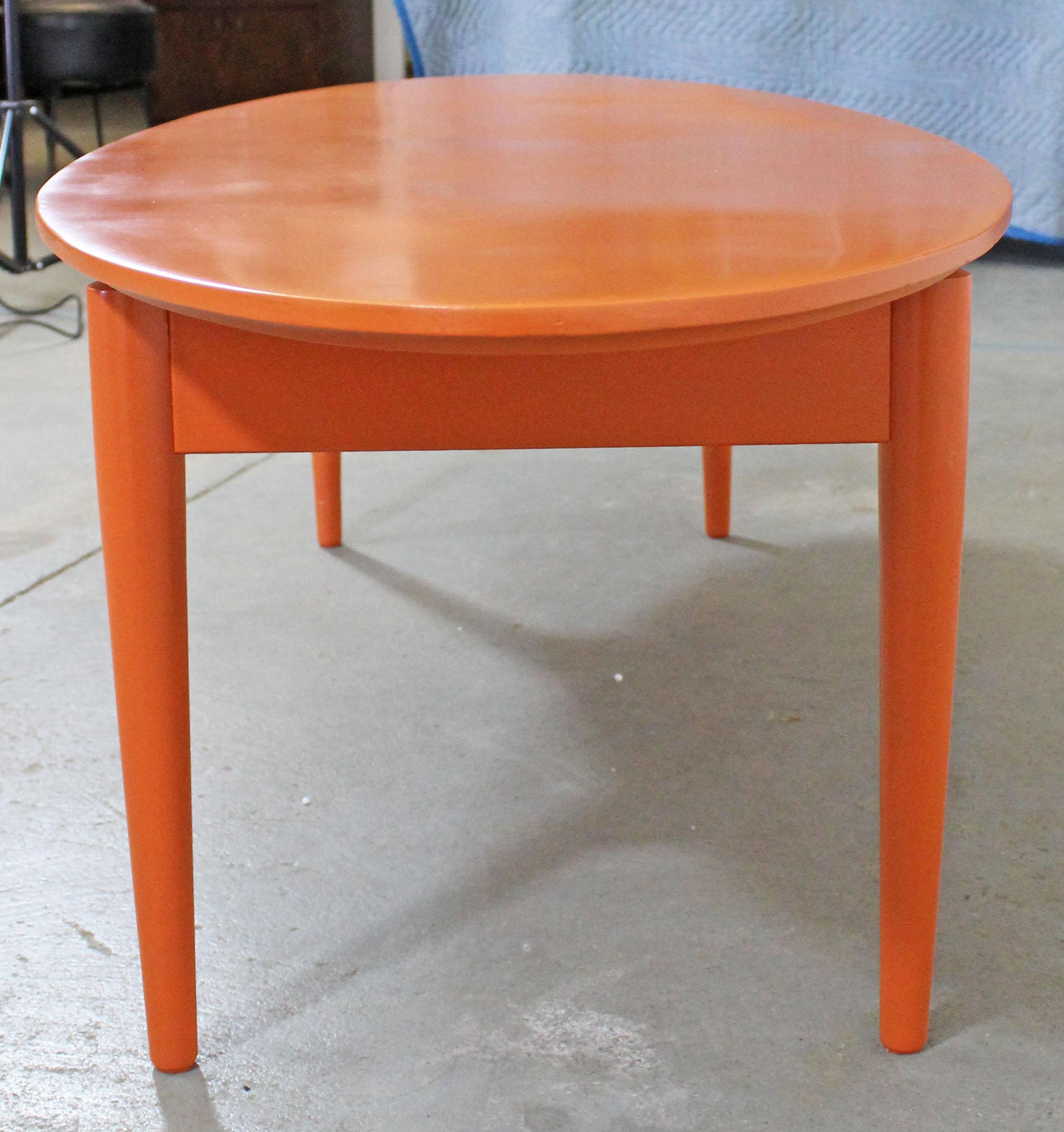 Mid-Century Modern Atomic Orange Elliptical Coffee Table In Good Condition In Wilmington, DE