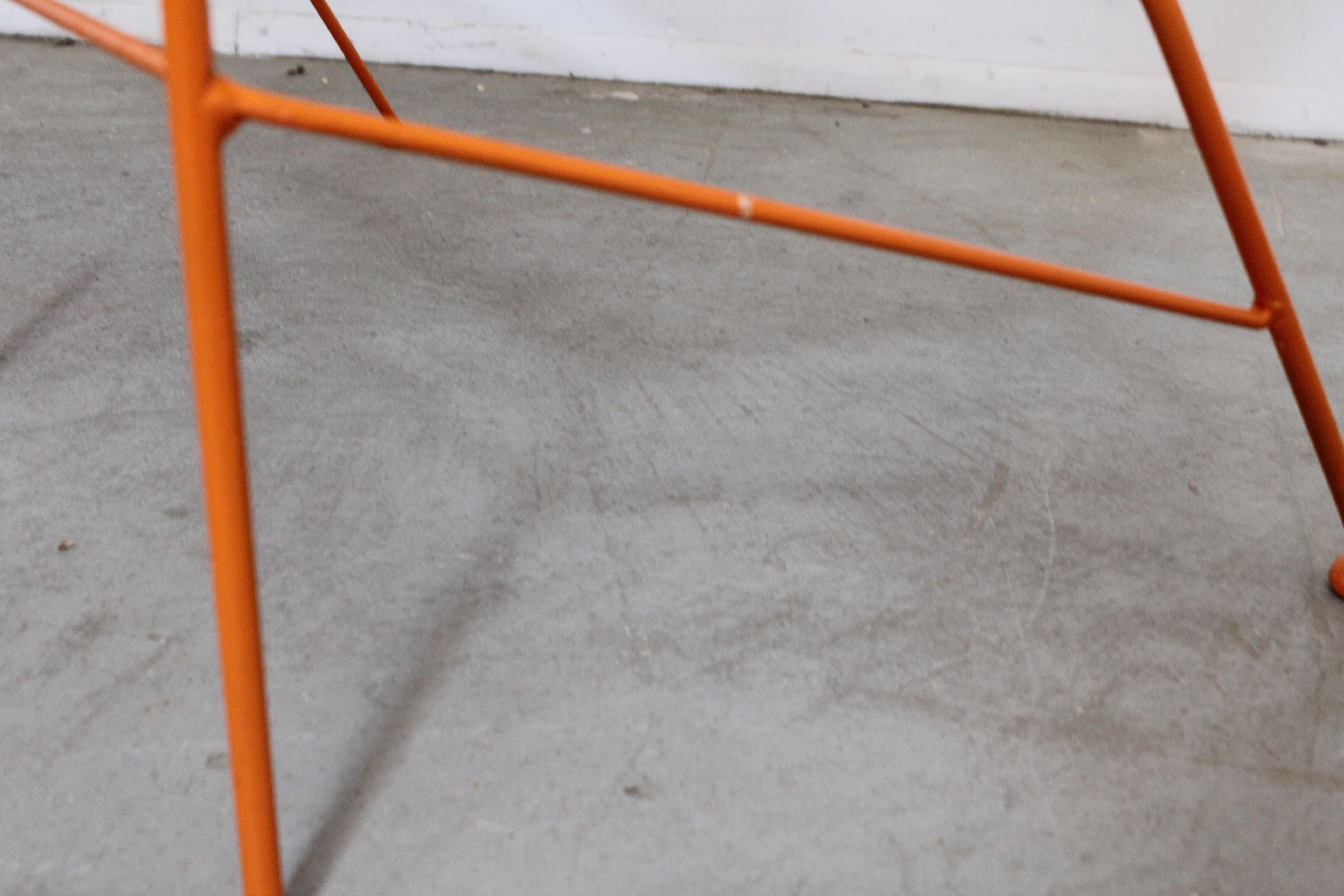 Mid-Century Modern Atomic Orange Outdoor Metal Curved Back Bench In Good Condition In Wilmington, DE