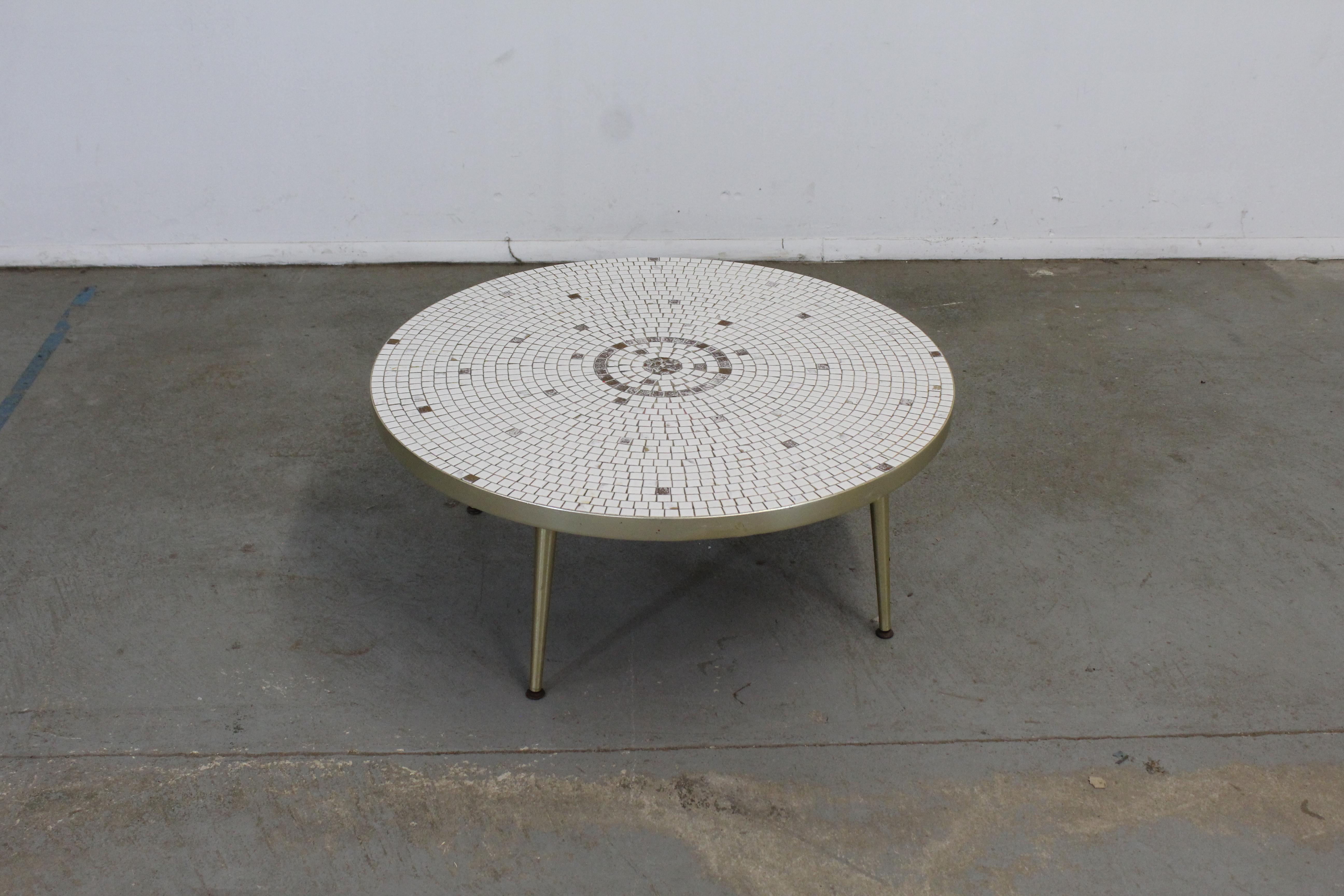 Mid-Century Modern Atomic Round Tile Top Coffee Table 10