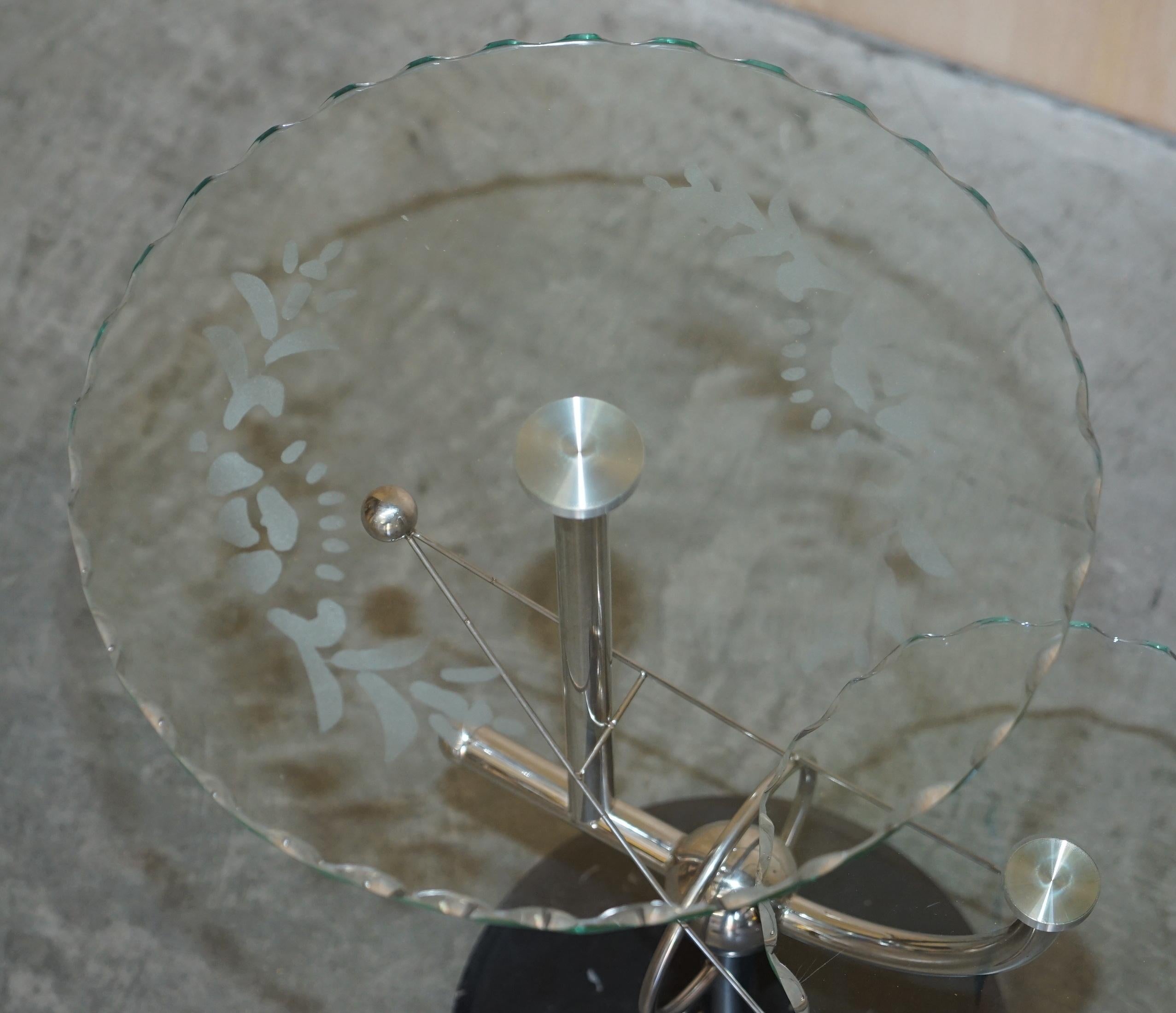 Lampe d'appoint en verre chromé et marbre de l'ère atomique, mi-siècle moderne, table d'appoint en vente 2