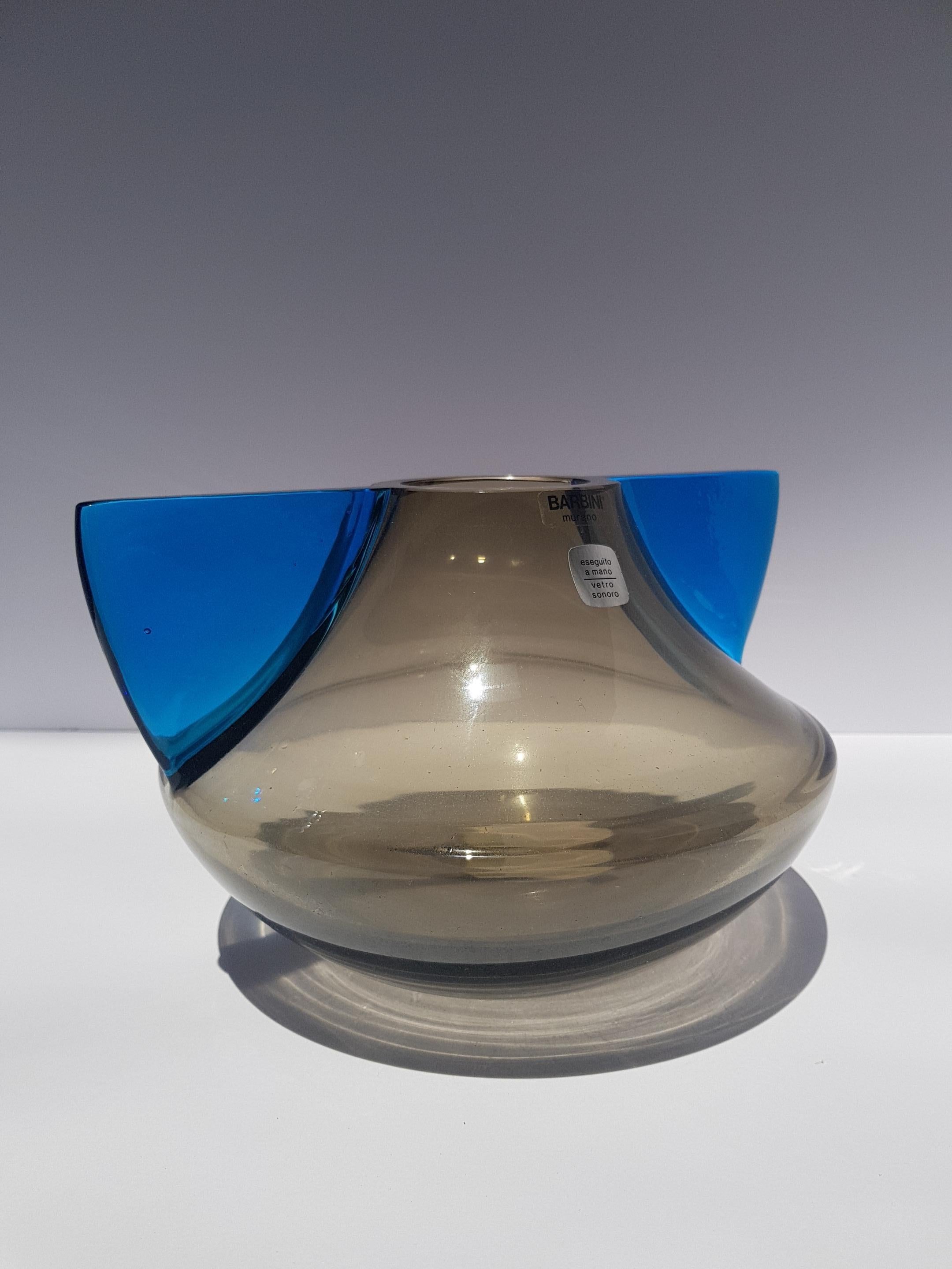 Fatto a mano Vaso di vetro artistico alato atomico di metà secolo Barbini Murano Italia Blu Grigio in vendita