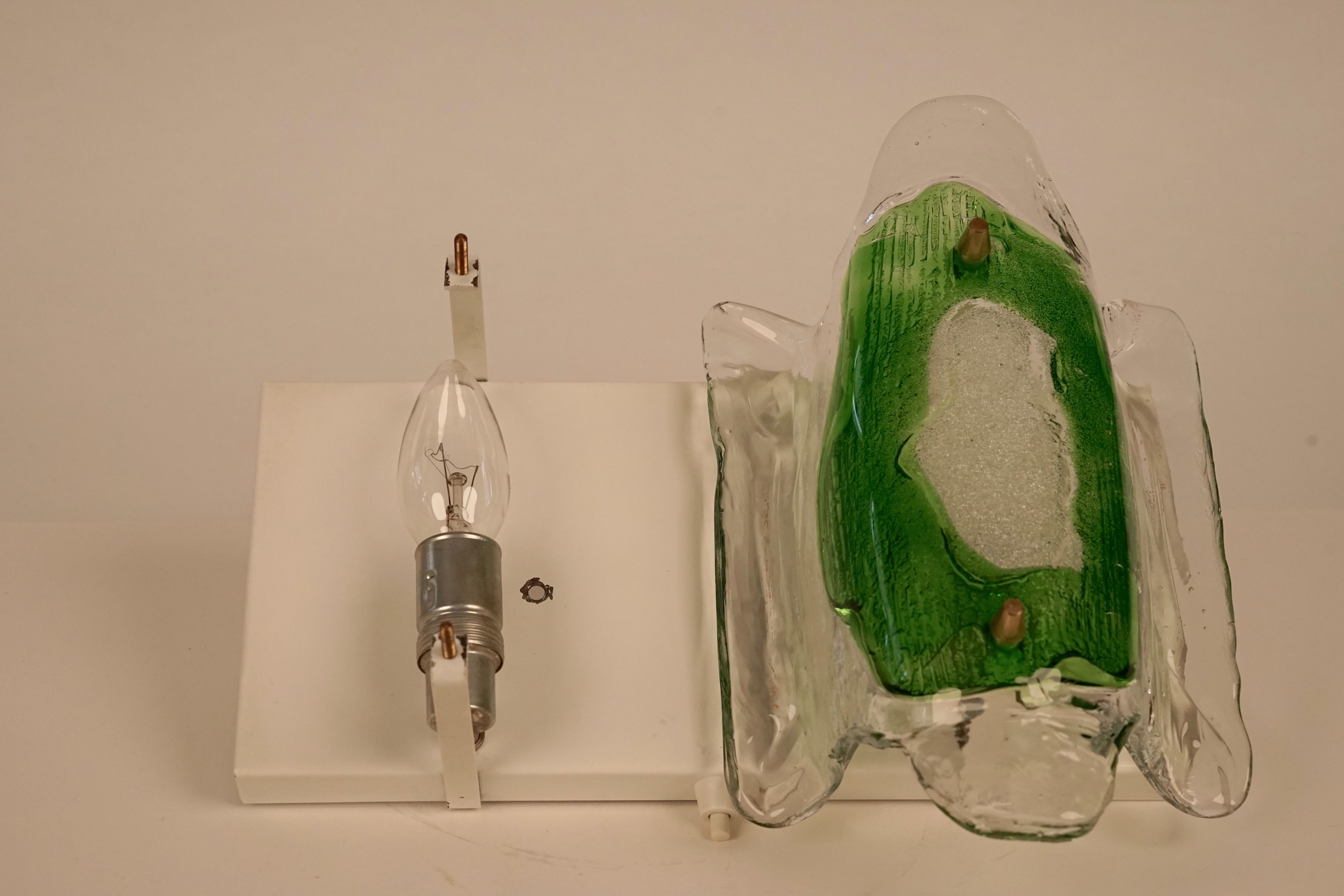 Moderne Wandleuchten aus österreichischem Glas von J. T. Kalmar:: 1969:: grün:: Mitte des Jahrhunderts (Moderne der Mitte des Jahrhunderts) im Angebot