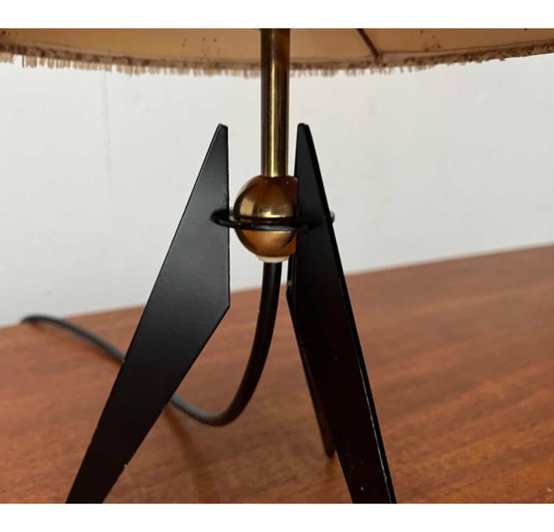 Mid-Century Modern Austrian Tripod Table Lamp with Bast Screen, 1960s For Sale 2