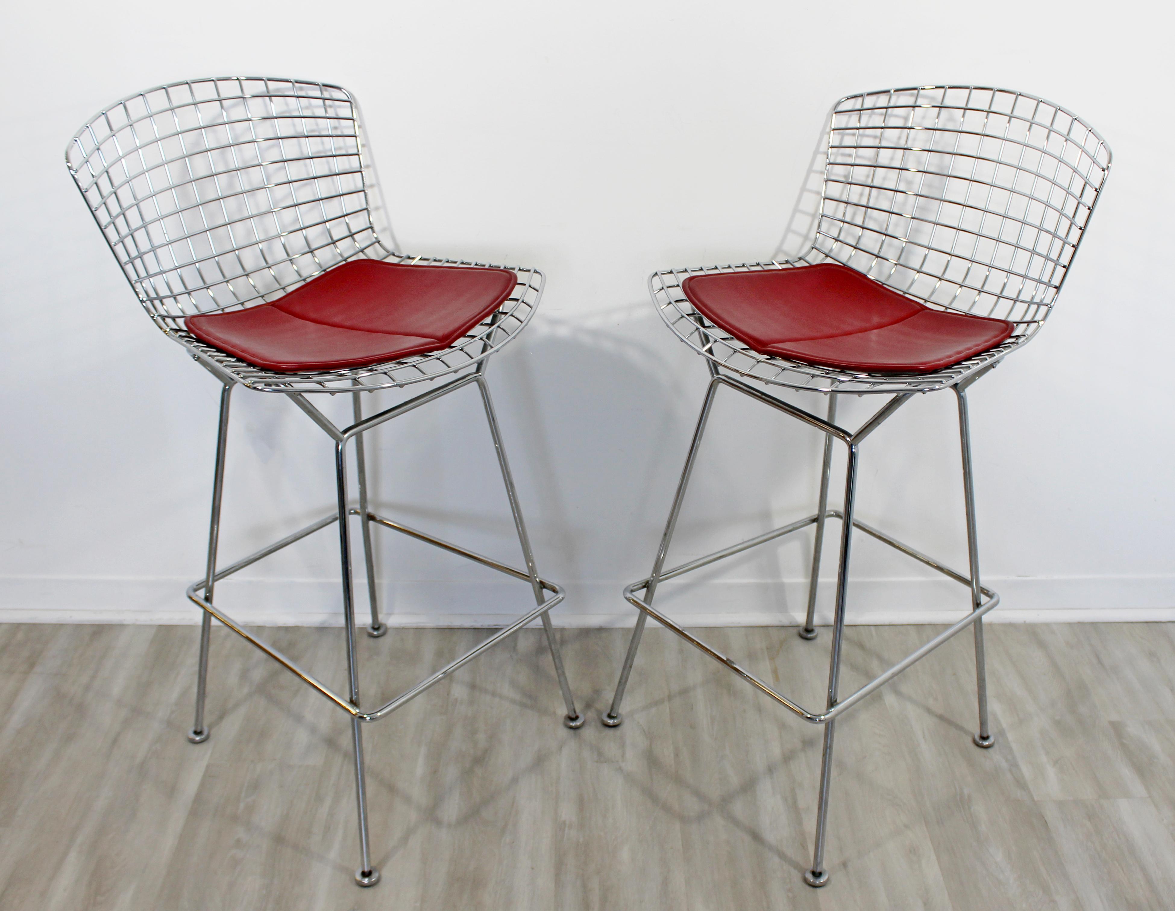 Mid-Century Modern Authentic Knoll Pair of Chrome Metal Wire Bar Stools, 1970s In Good Condition In Keego Harbor, MI