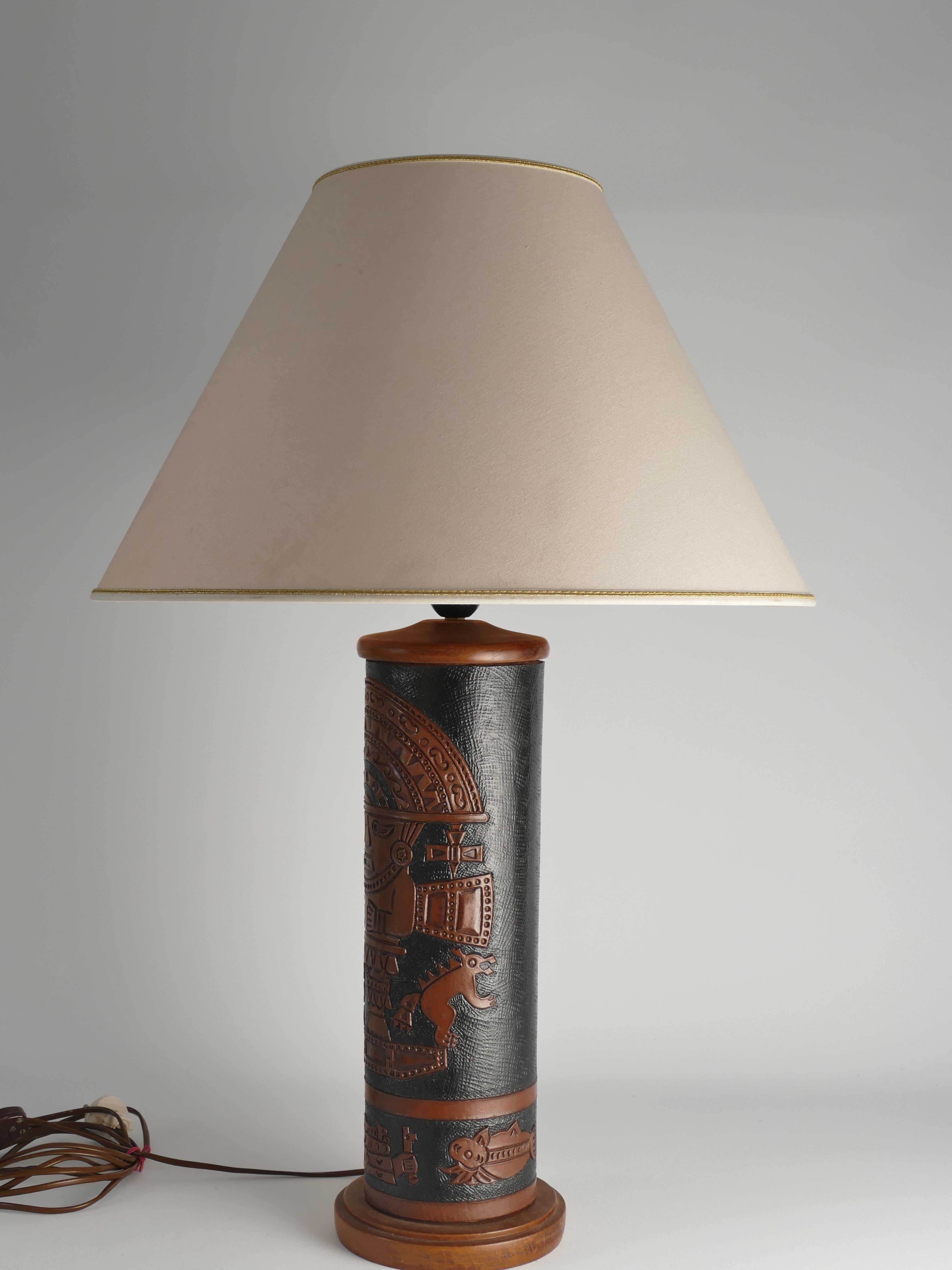 Mid-Century Modern Aztec Motif Hand Tooled Leather Table Lamp For Sale 11