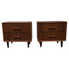 Tables de nuit en noyer I-244 de style moderne du milieu du siècle par Foster-McDavid Inc.