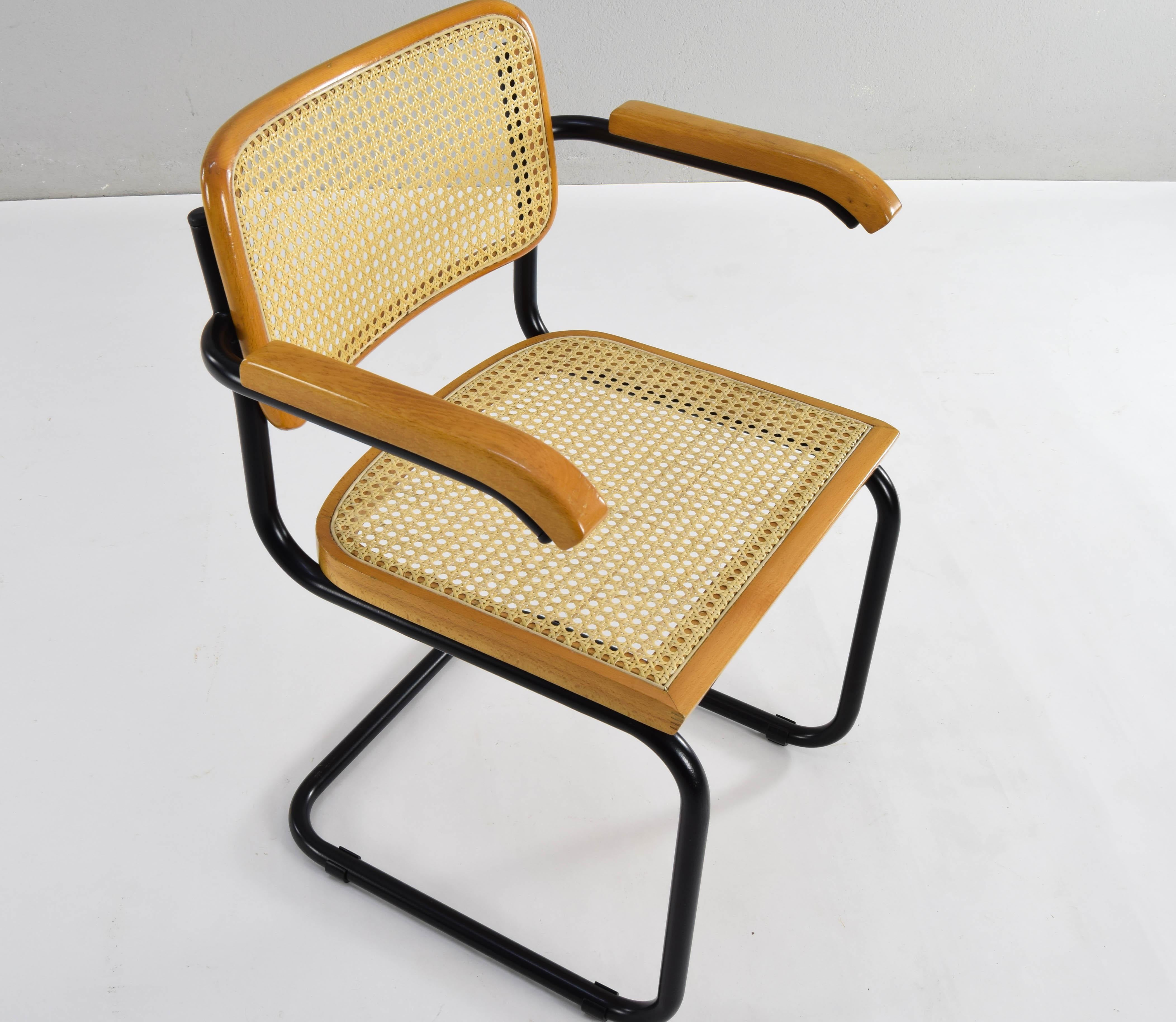 Mid Century Modern B64 Black and Beech Marcel Breuer Cesca Chair Italy 70s For Sale 3