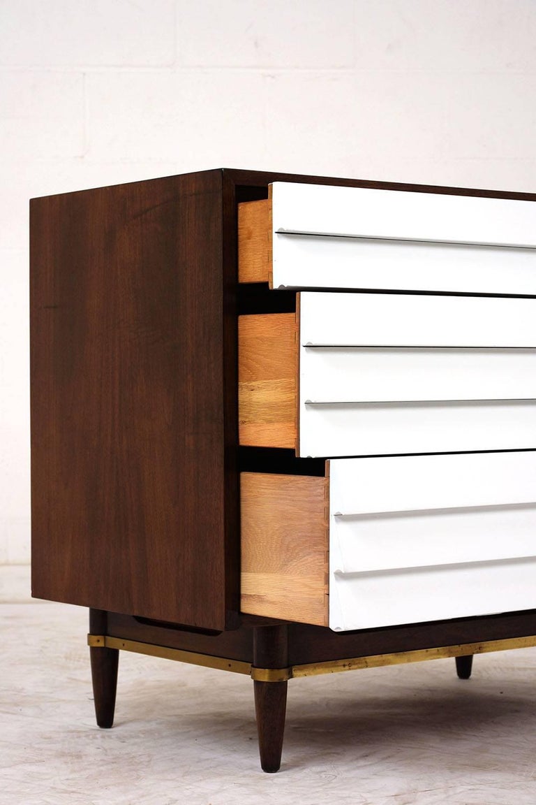 MidCentury Modern Bachelor Chest For Sale at 1stdibs