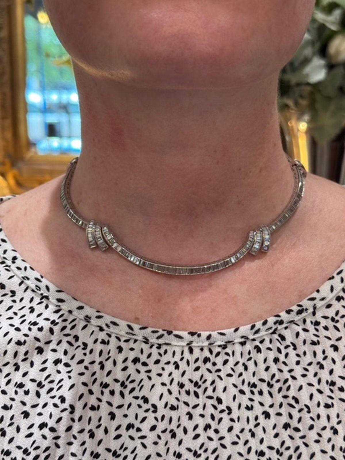 Modernista Collana girocollo in platino con diamanti baguette, moderna e di metà secolo in vendita