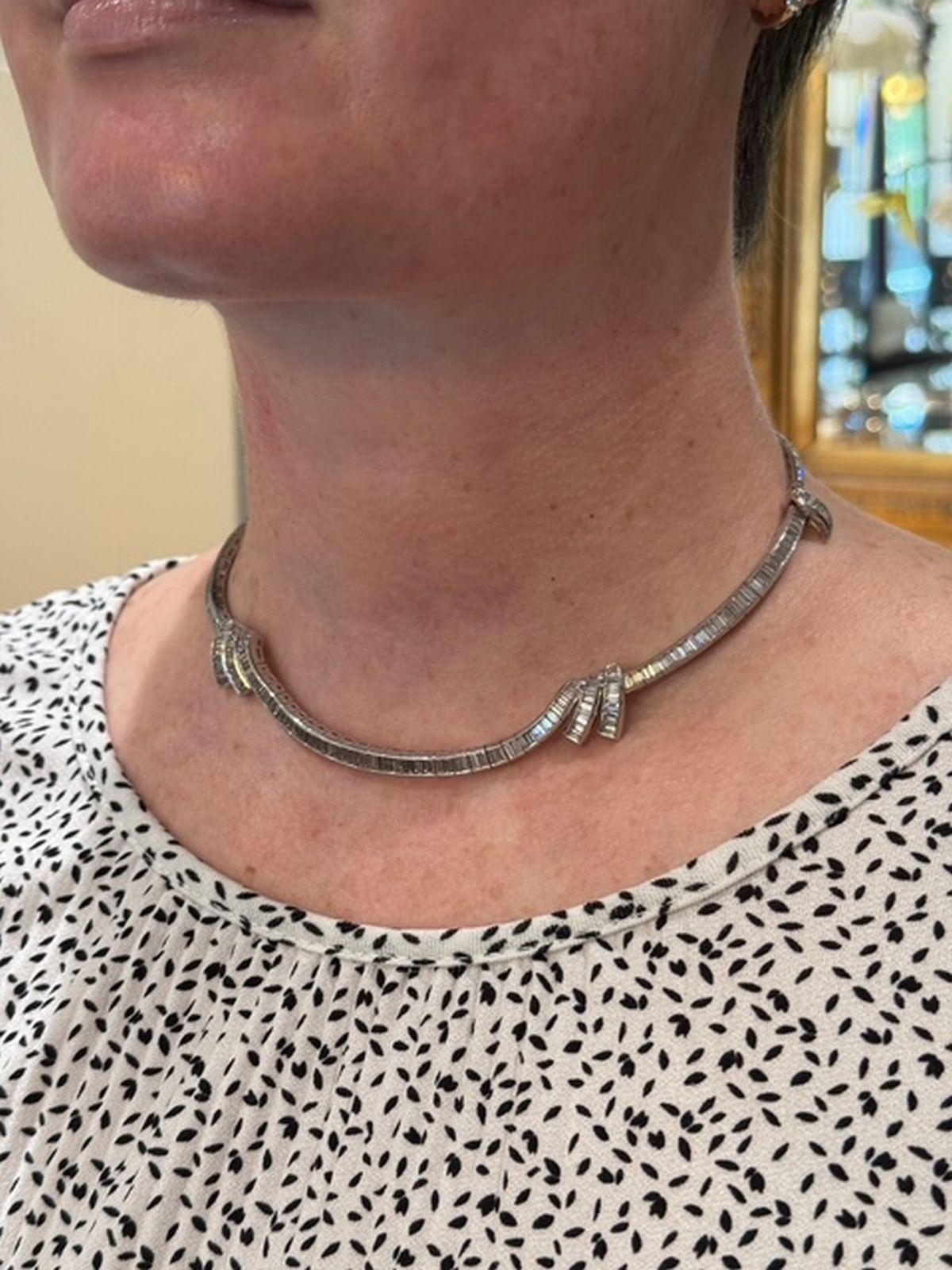 Collana girocollo in platino con diamanti baguette, moderna e di metà secolo In condizioni ottime in vendita a Montreal, QC