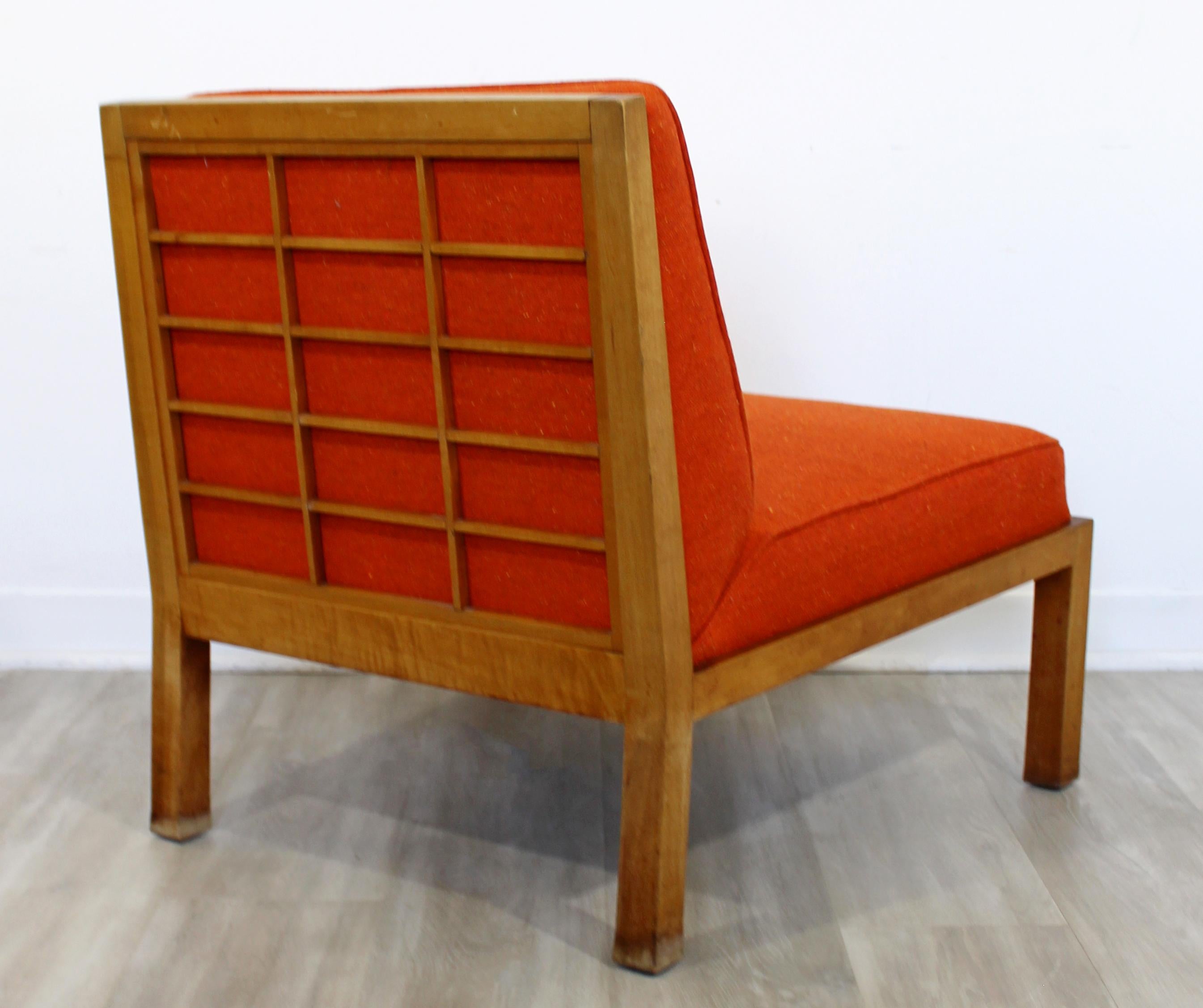 For your consideration is an incredible, newly reupholstered side lounge chair, by Baker Furniture, circa 1960s. In excellent vintage condition. The dimensions are 28