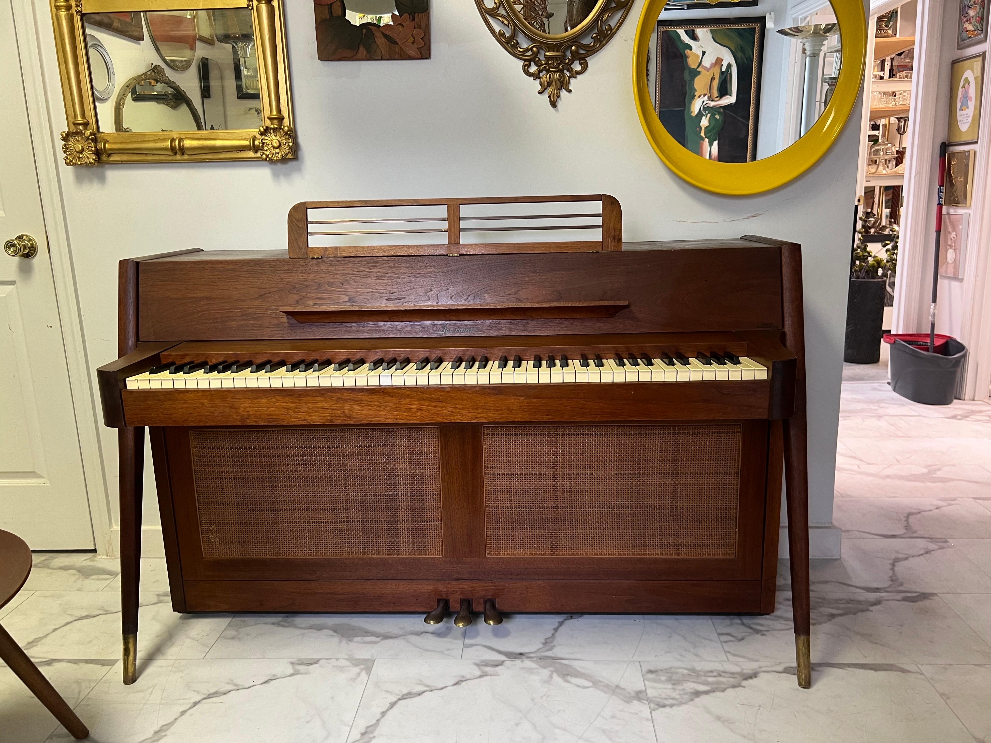 Piano Acrosonic Baldwin en noyer et cannage, The Moderns Moderns, années 1960 en vente 4