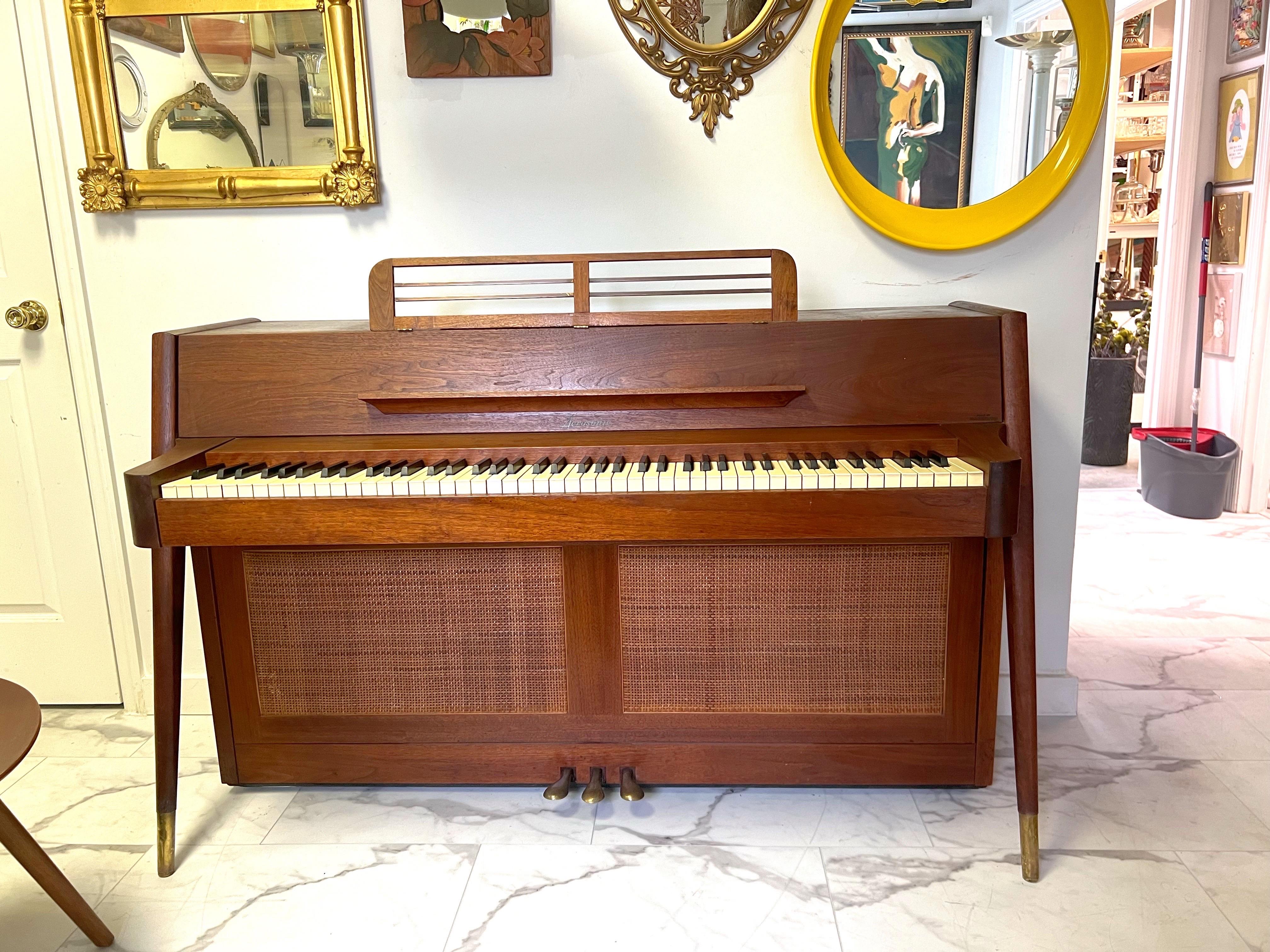 Piano Acrosonic Baldwin en noyer et cannage, The Moderns Moderns, années 1960 en vente 8
