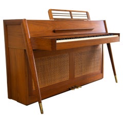 Pianoforte Baldwin Acrosonic di metà secolo in noce e canne, anni '60