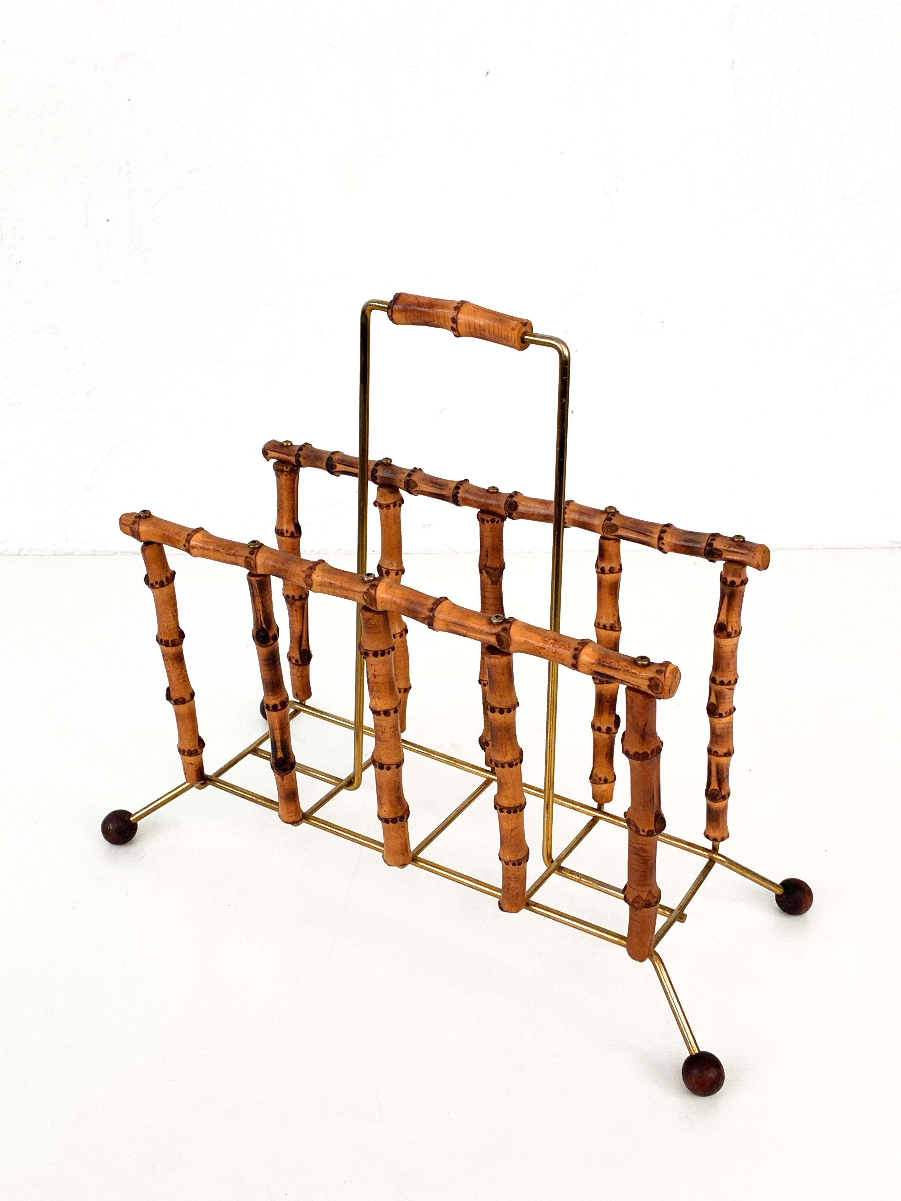Mid-Century Modern Bamboo and Brass French Magazine Rack, 1960s In Good Condition In Roma, IT