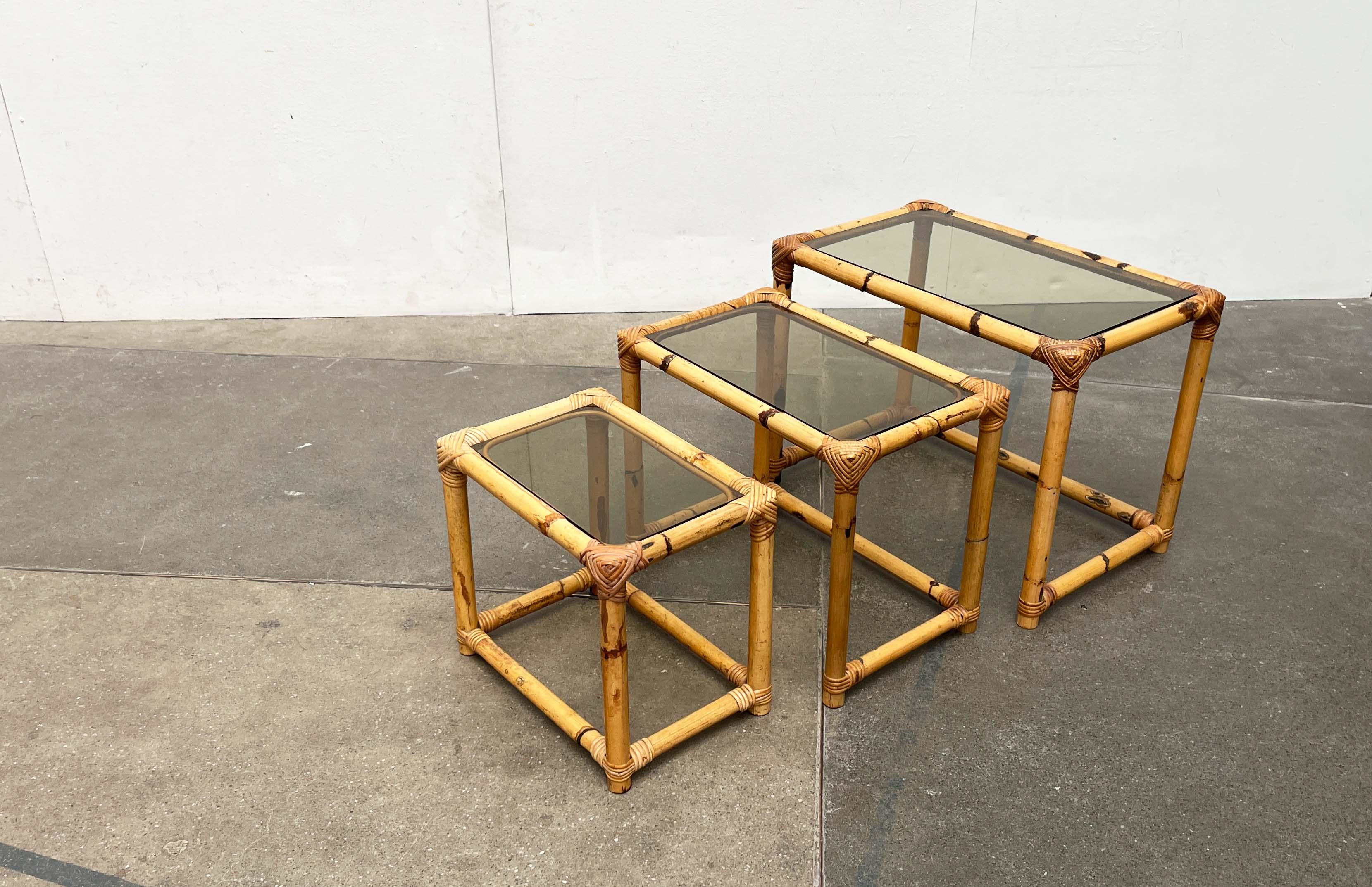 European Mid-Century Modern Bamboo and Glass Nesting Tables, 1960s, Set of 3 For Sale