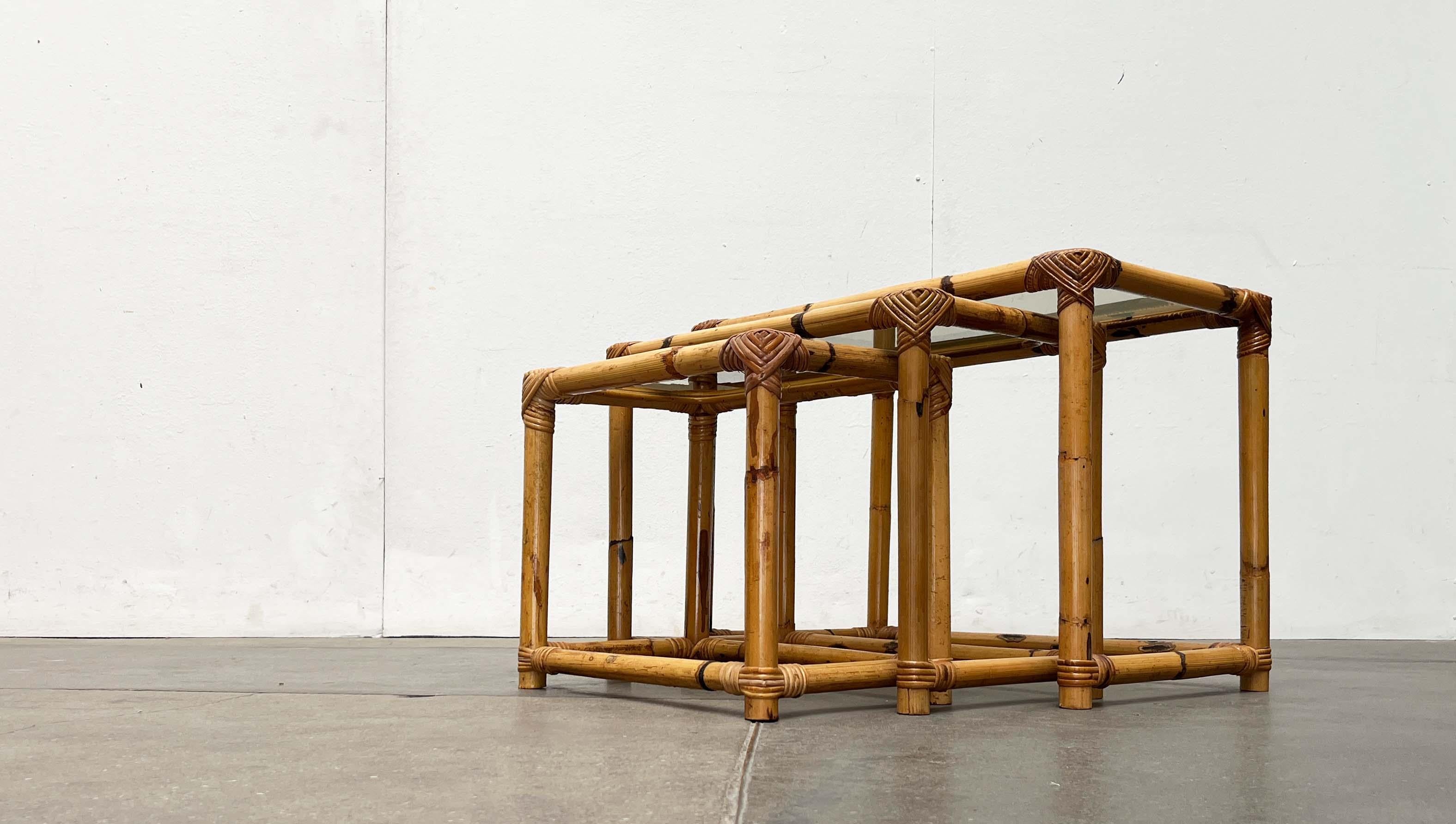 Mid-Century Modern Bamboo and Glass Nesting Tables, 1960s, Set of 3 In Good Condition For Sale In Hamburg, DE