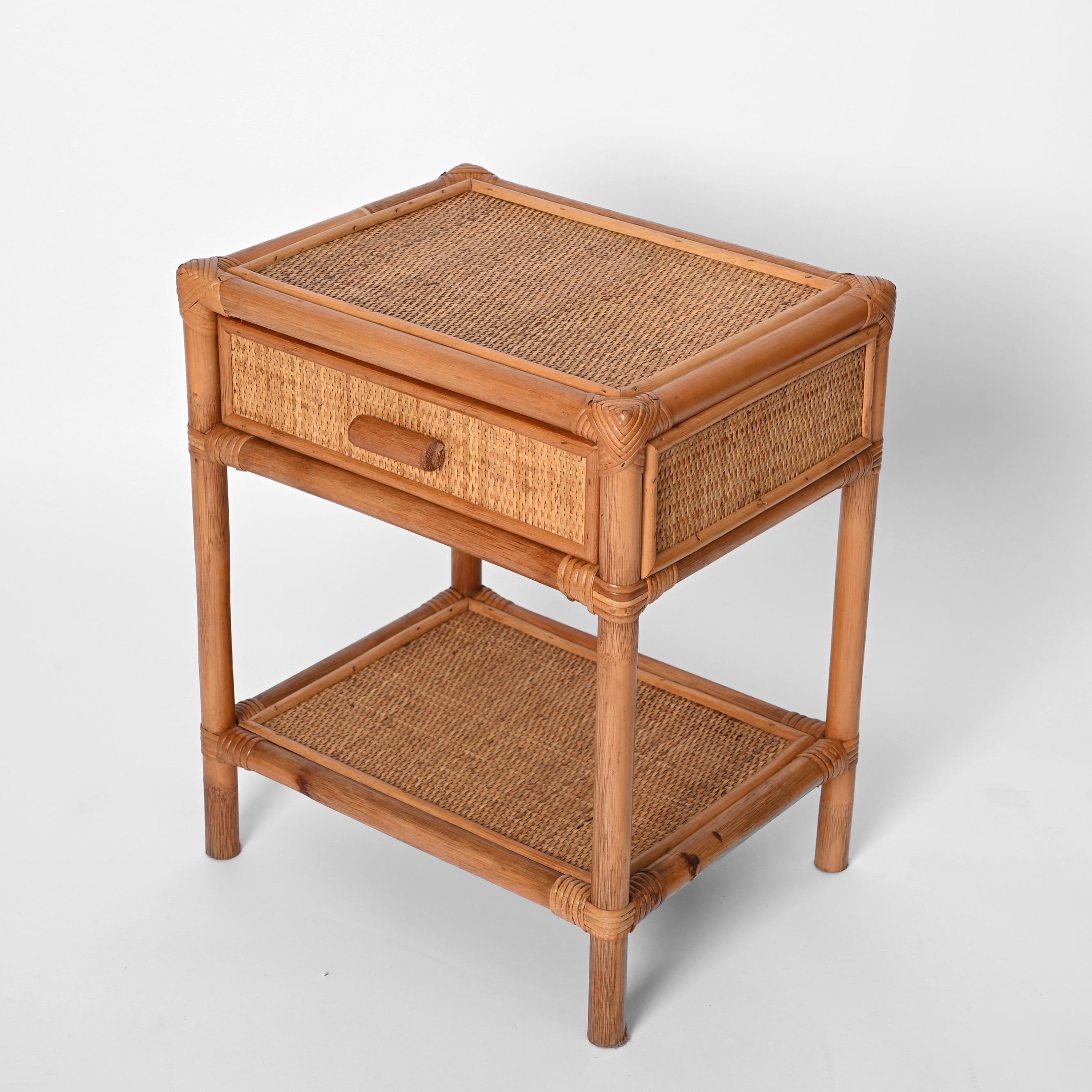 Stunning Mid-Century Modern bamboo and rattan bedside tables. This fantastic piece was designed in Italy during the 1970s.

The key features of this wonderful bedside table are the beautiful rationalist straight lines, improved by using natural