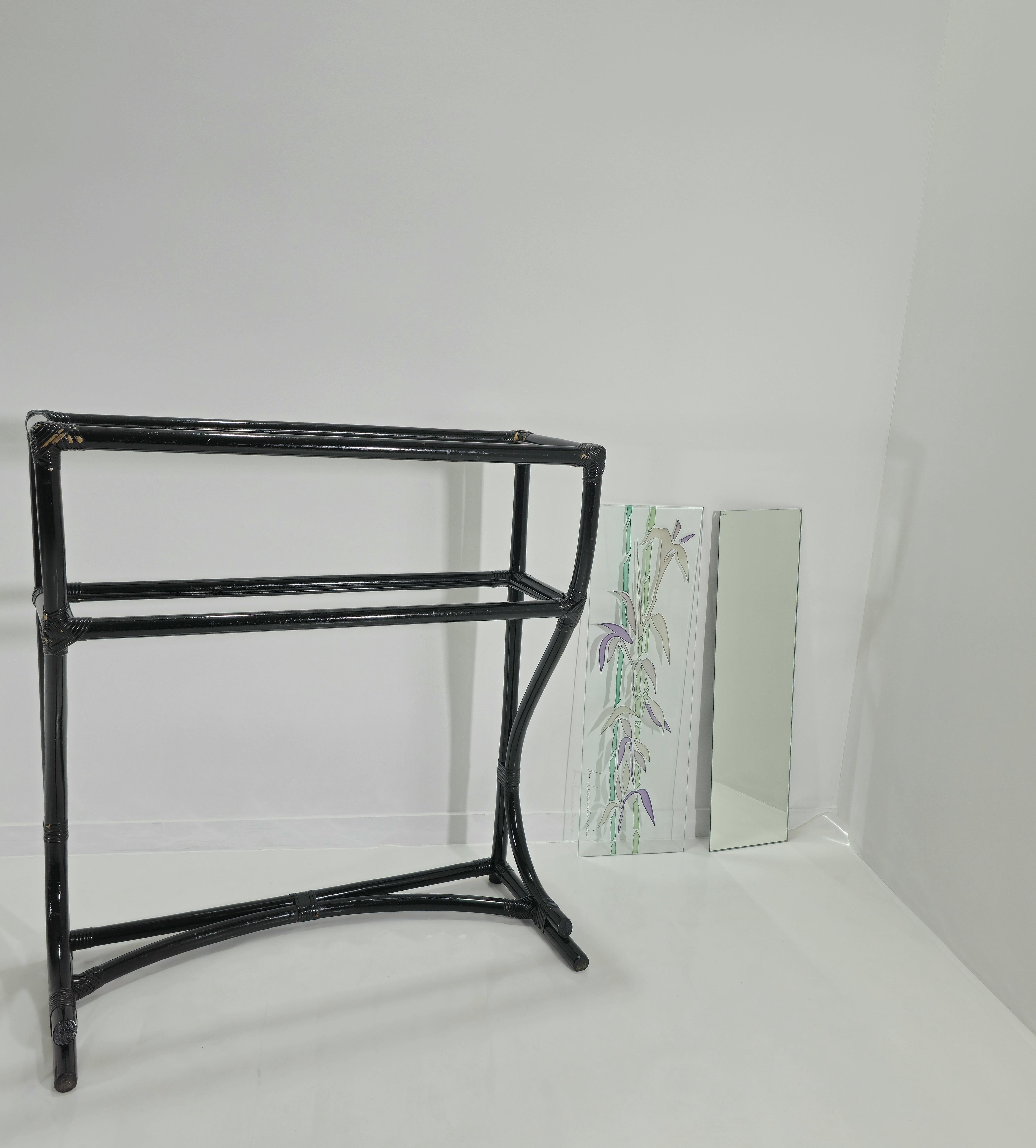 Console en bambou mi-siècle moderne avec deux étagères en verre Italie 1970 en vente 4