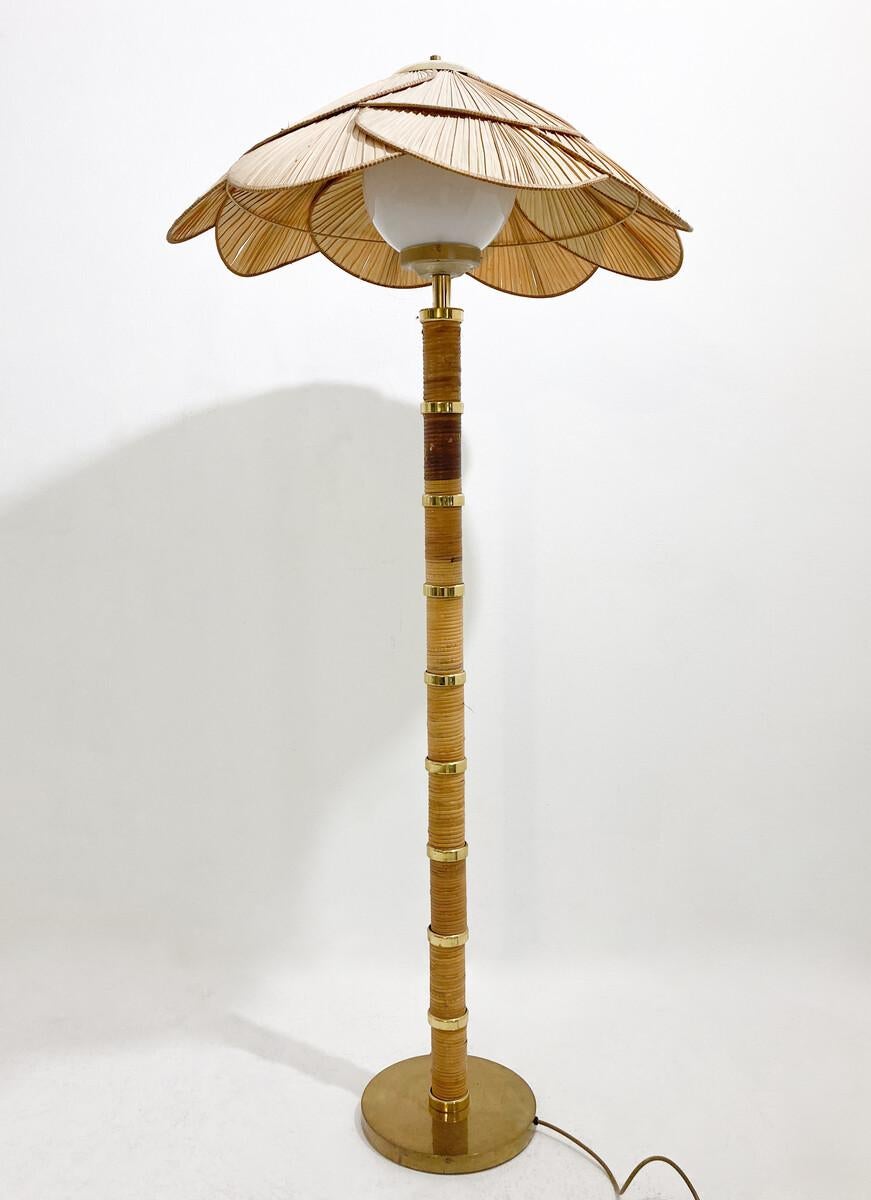 Lampada da terra in bambù moderna di metà secolo attribuita a Miranda Ab, anni '60 in vendita 7