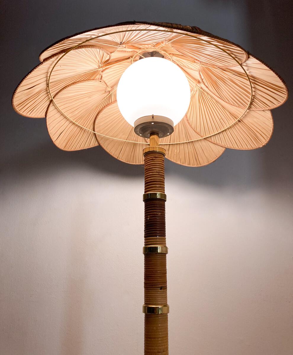 Bambù Lampada da terra in bambù moderna di metà secolo attribuita a Miranda Ab, anni '60 in vendita