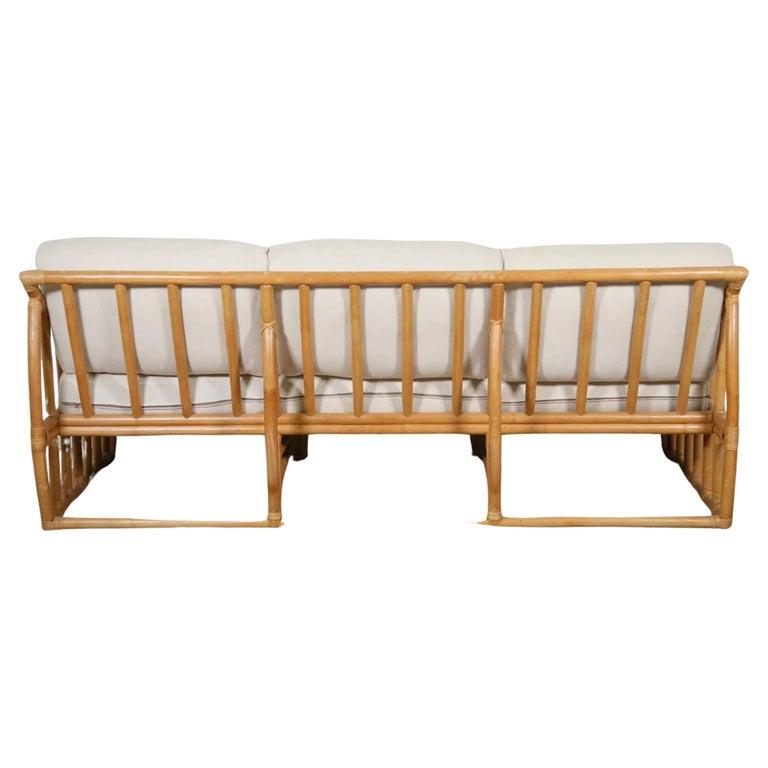 Mid-Century Modern Canapé 3 places en rotin de bambou moderne du milieu du siècle dernier par Ficks Reed en vente