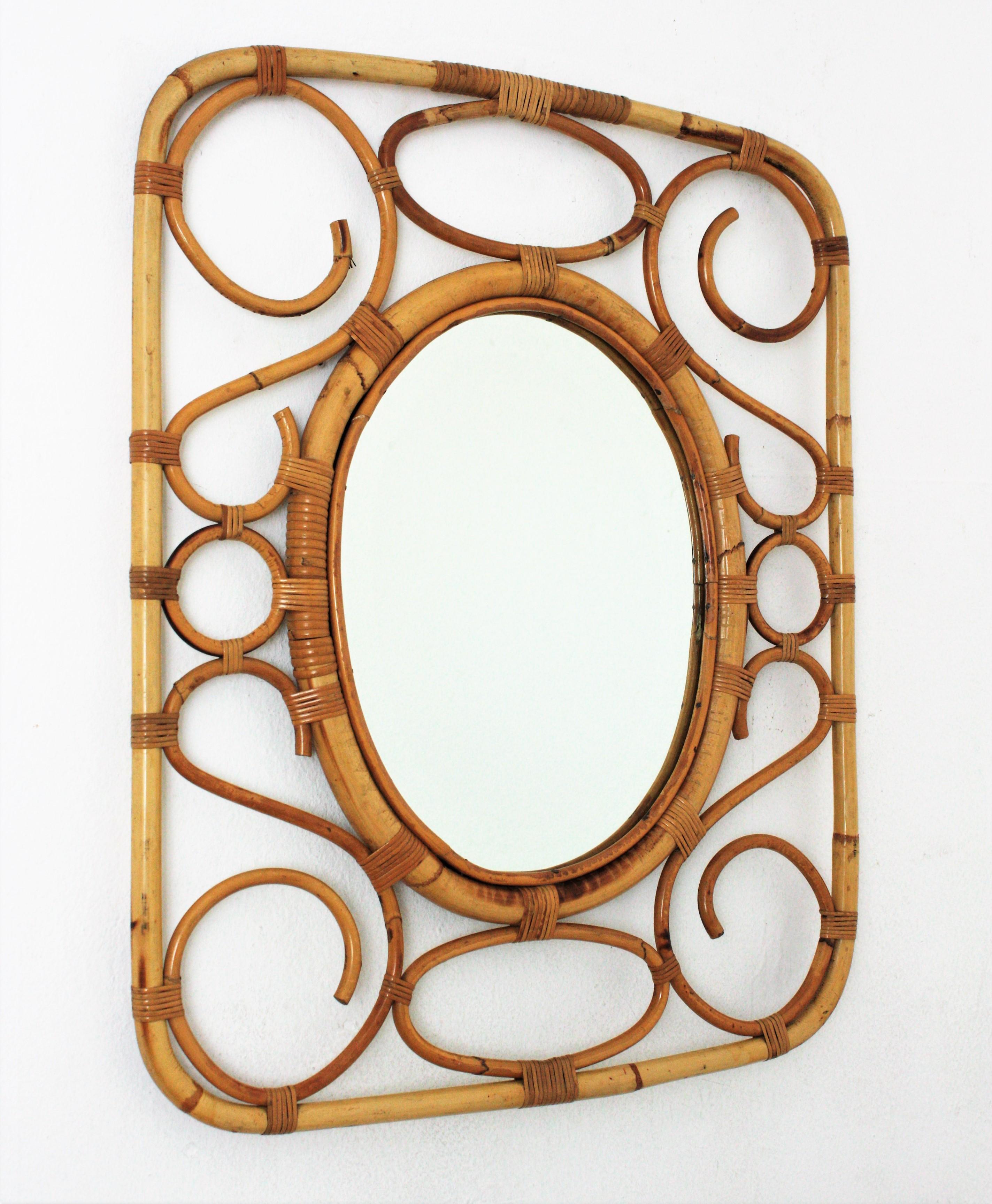 Mid-Century Modern Miroir rectangulaire en bambou et rotin, moderne du milieu du siècle dernier