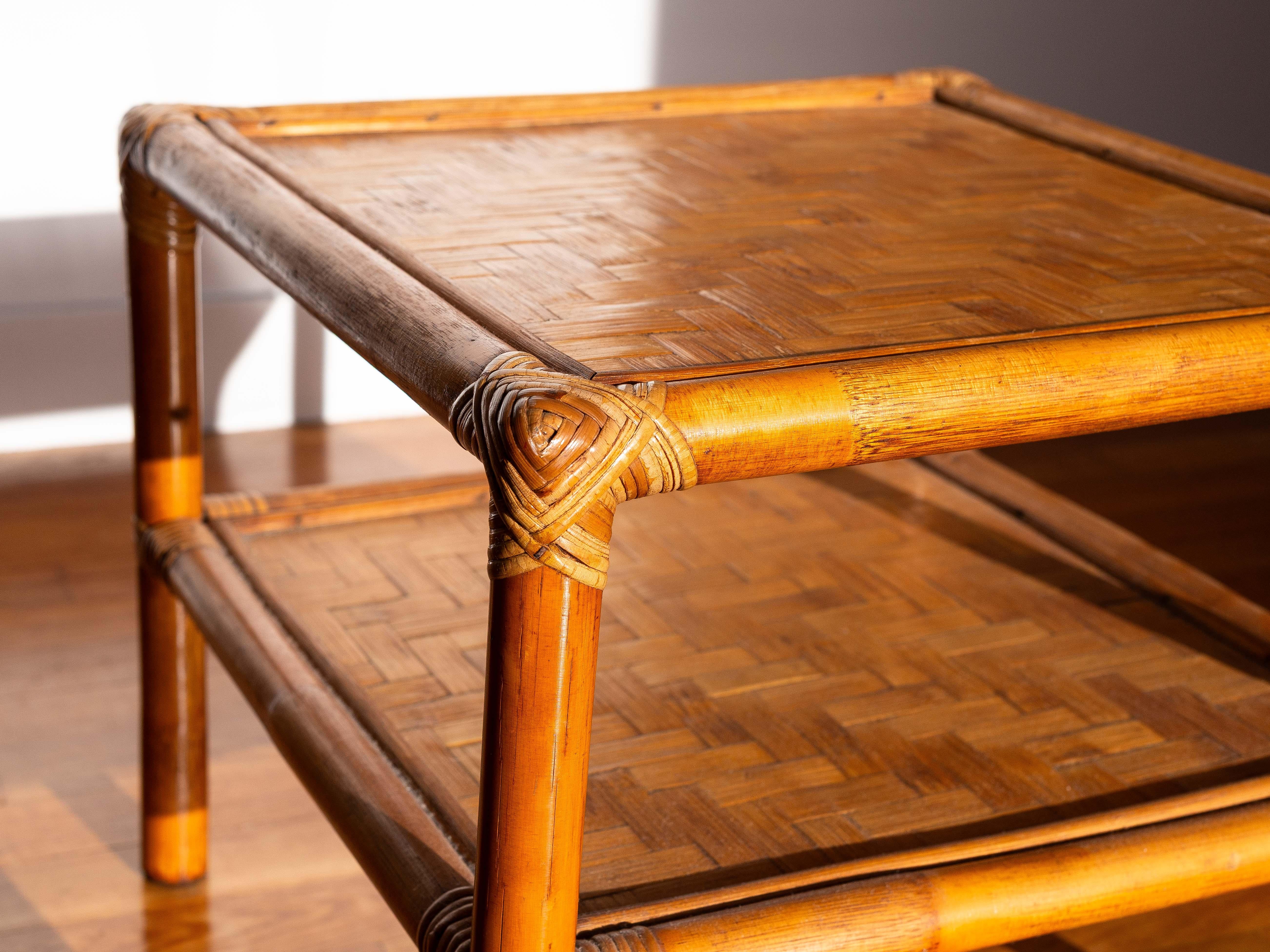 Mid Century Modern Bamboo Side Table - Bamboo & Rattan End Table - France 1960s In Good Condition For Sale In ROUEN, Normandie