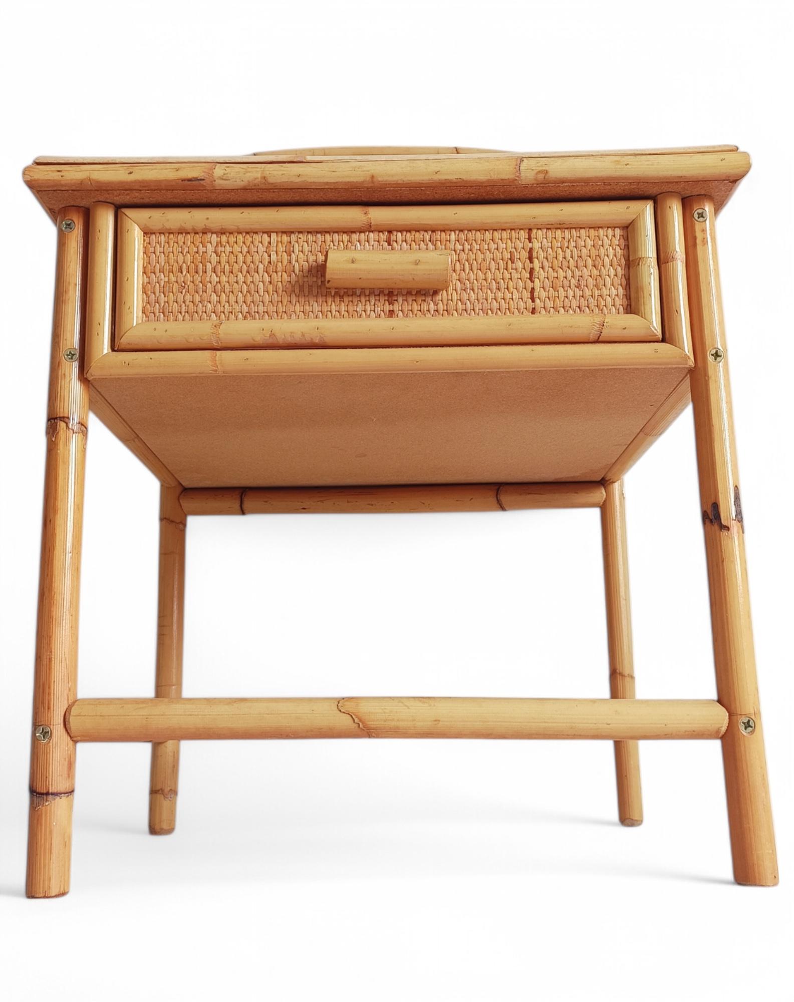 Französischer Riviera-Beistelltisch oder Nachttisch aus Bambus und Rattan, Spanien, 1960er Jahre im Angebot 7