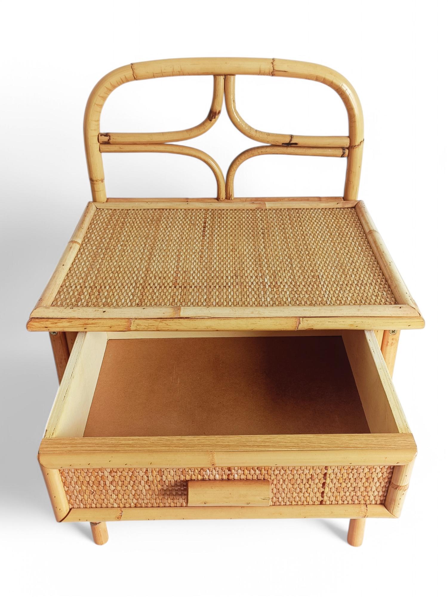 Französischer Riviera-Beistelltisch oder Nachttisch aus Bambus und Rattan, Spanien, 1960er Jahre im Angebot 8