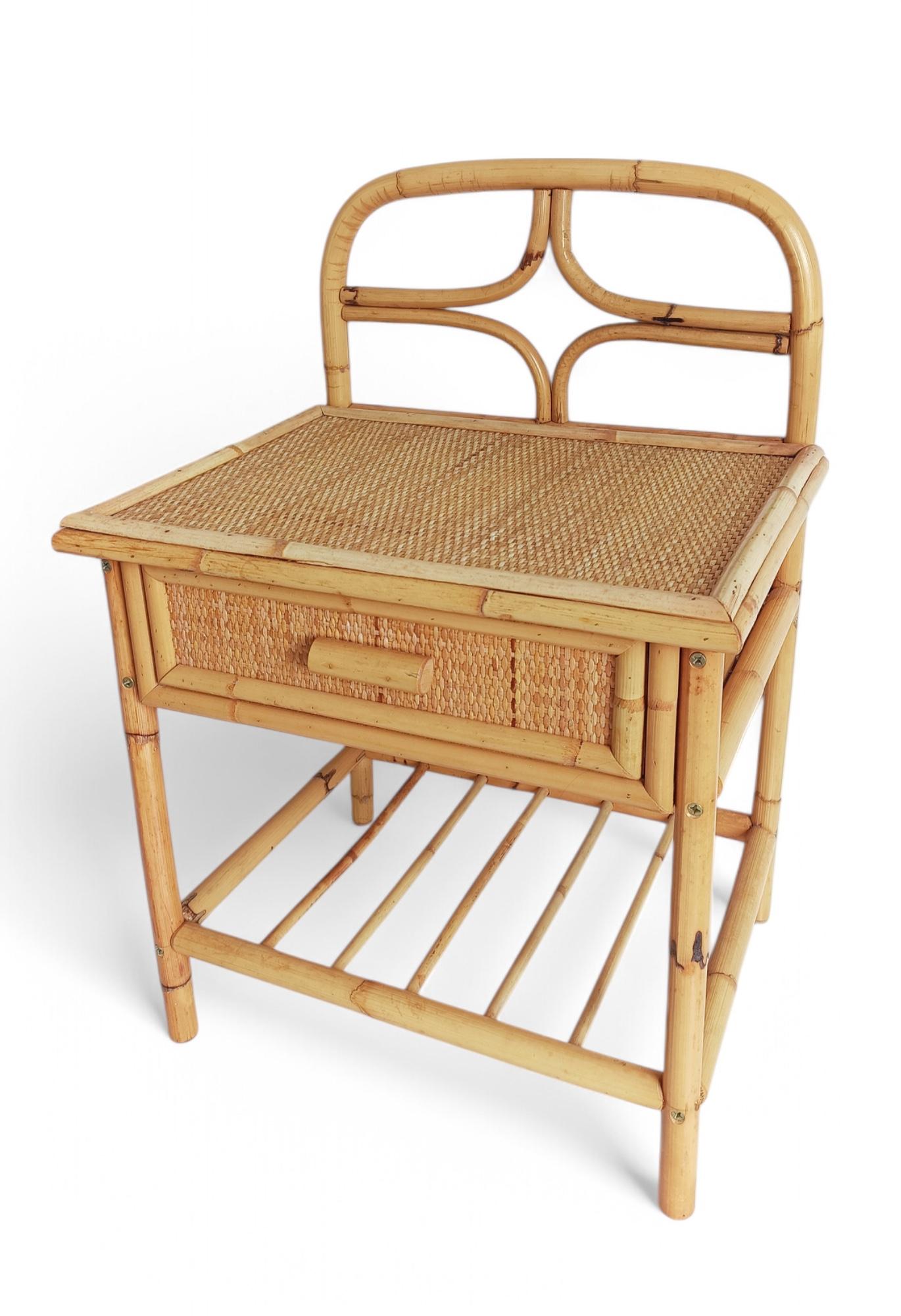 Französischer Riviera-Beistelltisch oder Nachttisch aus Bambus und Rattan, Spanien, 1960er Jahre im Zustand „Hervorragend“ im Angebot in Valencia, VC