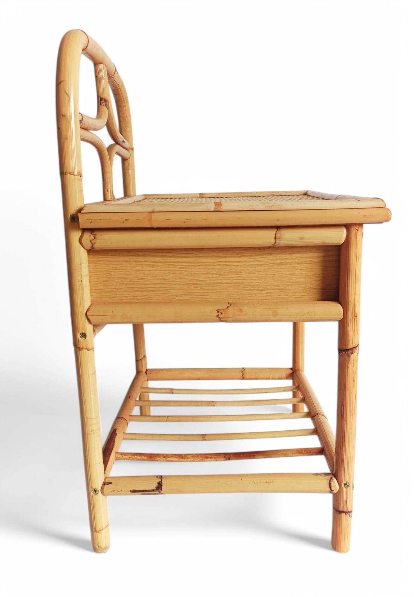 Französischer Riviera-Beistelltisch oder Nachttisch aus Bambus und Rattan, Spanien, 1960er Jahre im Angebot 1
