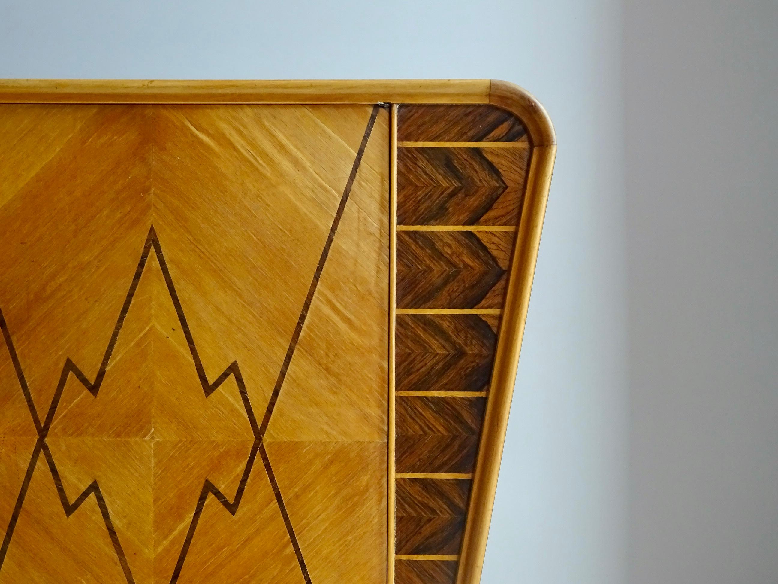 Marquetry Mid-century Modern bar cabinet. For Sale