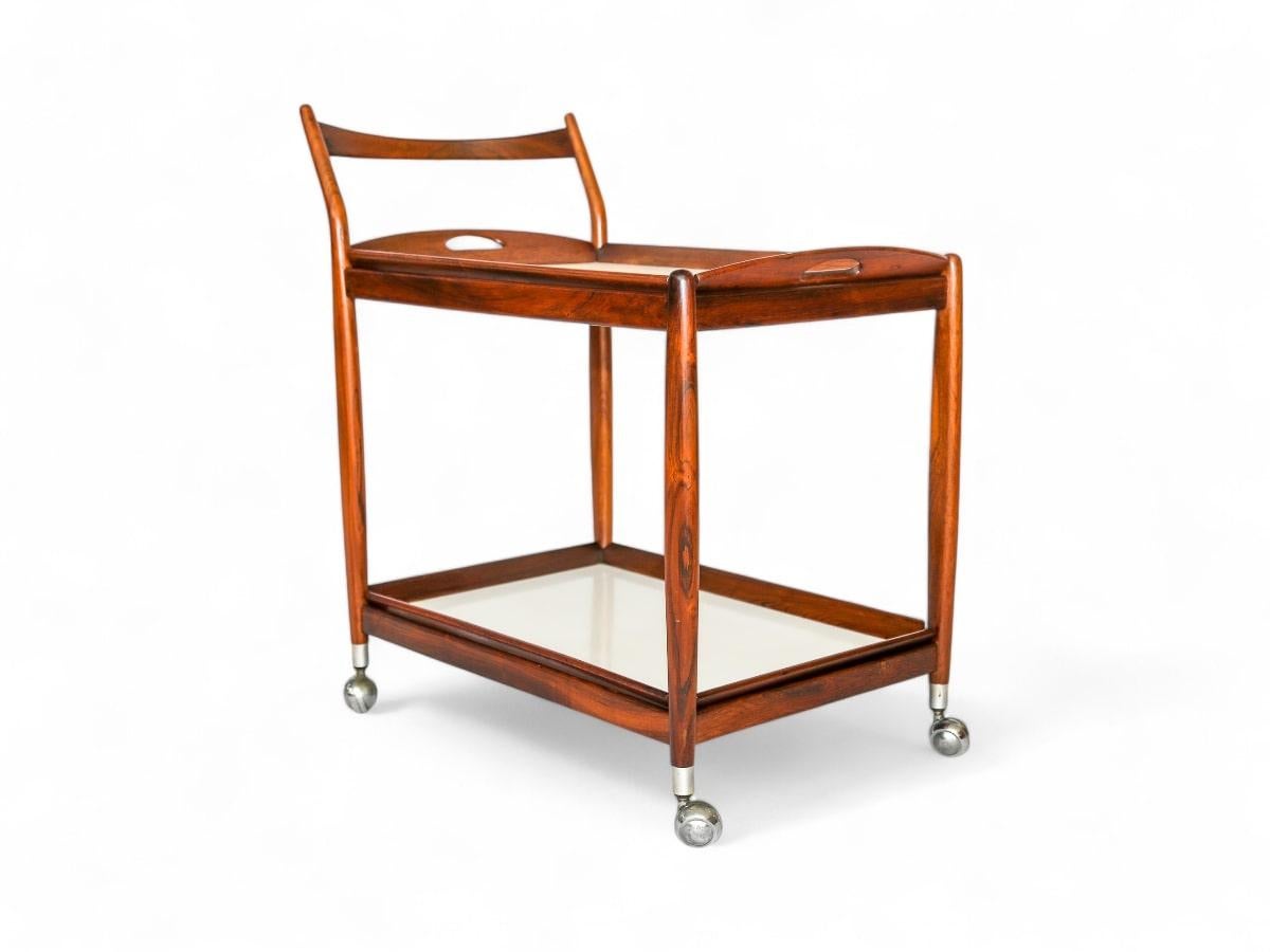 20th Century Mid-Century Modern Bar Cart in Hardwood & White Shelves, Sergio Rodrigues, 1960s For Sale