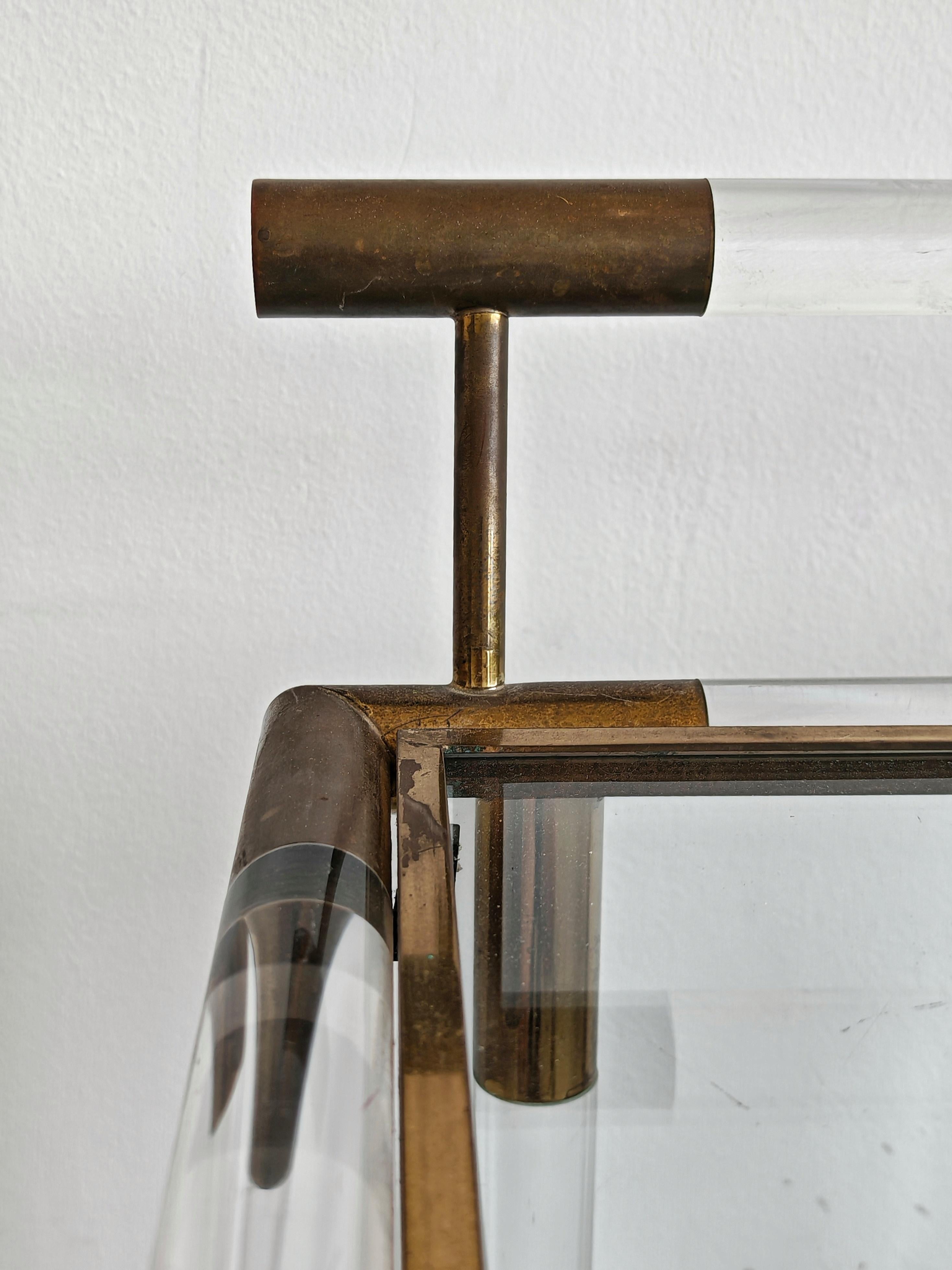 Mid Century Modern Bar Cart in lucite, bronze and glass, Italy 1970s In Good Condition For Sale In Beograd, RS