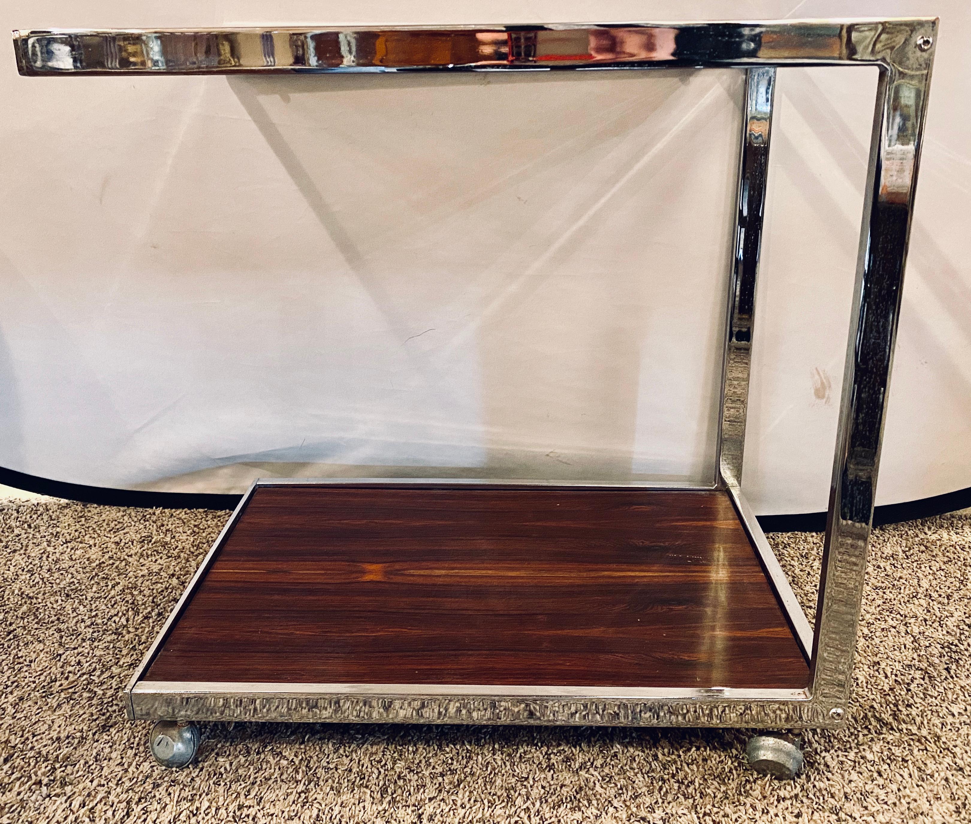 Mid-Century Modern Bar or Serving Cart, Rosewood & Chrome on Casters In Good Condition For Sale In Stamford, CT