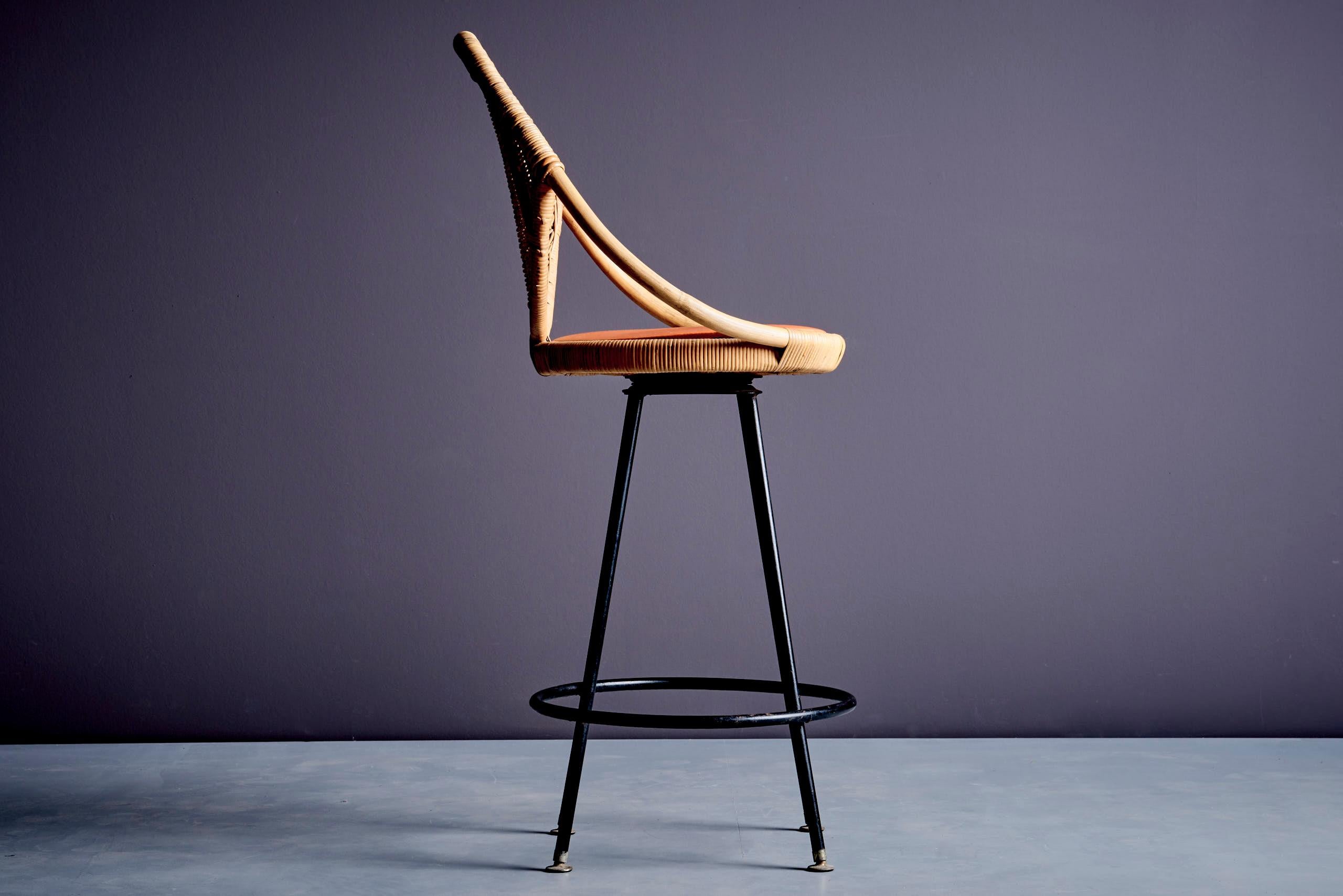 Mid-Century Modern Bar Stool by Danny Ho Fong, US, 1960s In Fair Condition For Sale In Berlin, DE