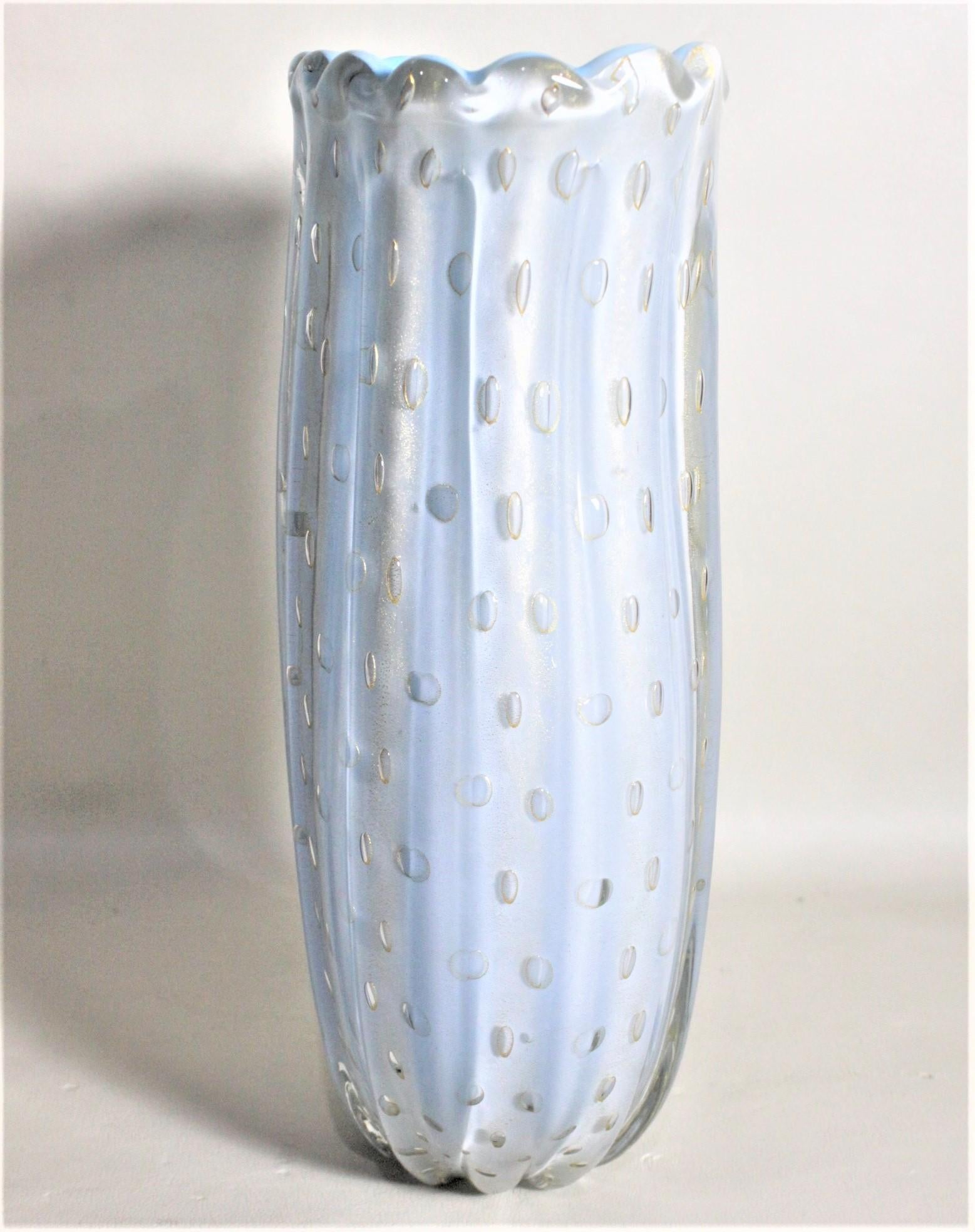 Mid-Century Modern Barovier zugeschriebene Muranoglas-Vase mit Gehäuse (Italienisch) im Angebot