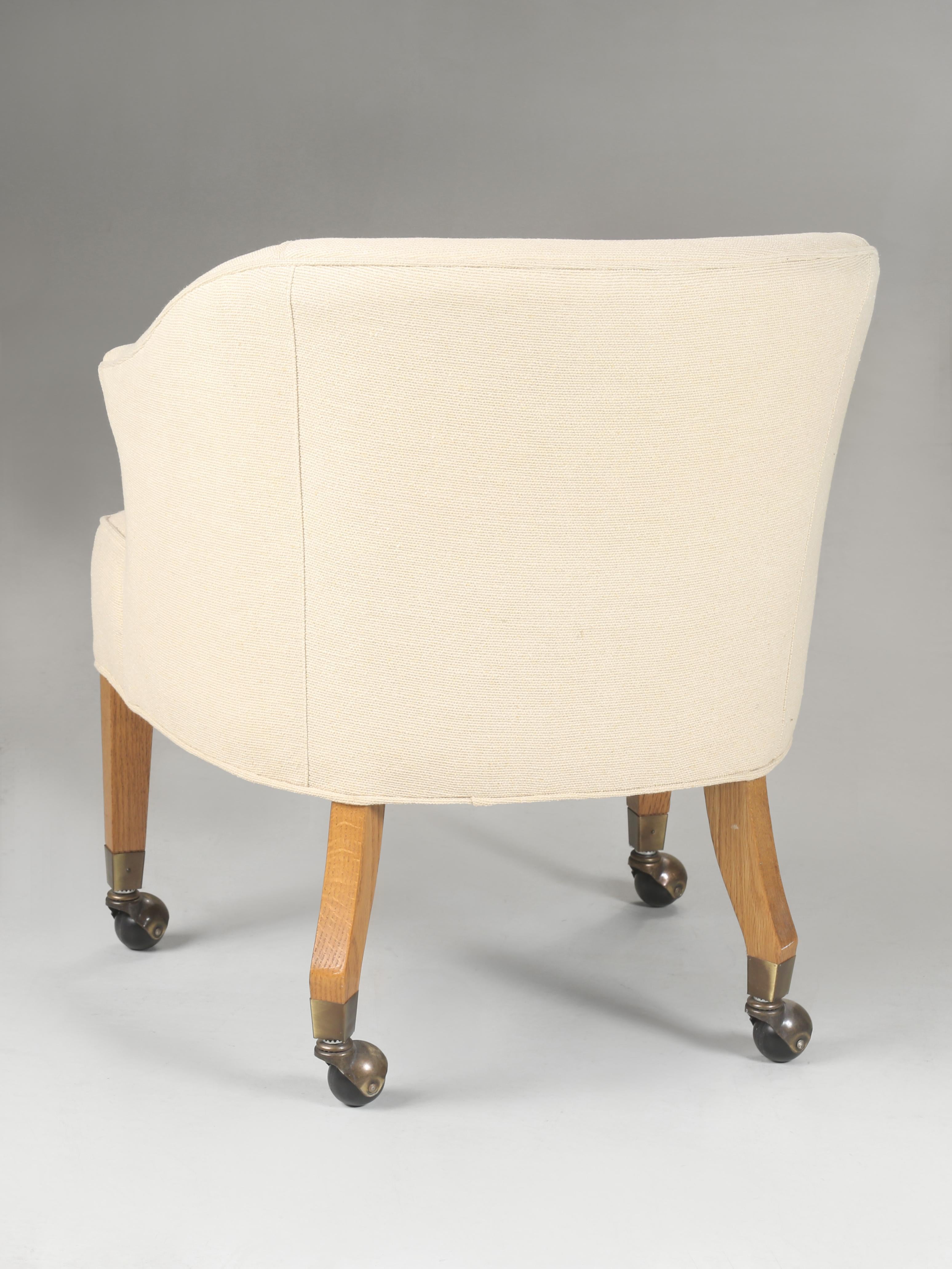 Mid-Century Modern Barrel-Back Chair by Dunbar American Made Quality Furniture (amerikanisch) im Angebot