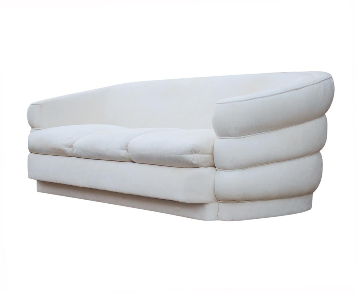 Mid-Century Modern Barrel Back Curved Sofa in Art Deco Form (Stoff) im Angebot