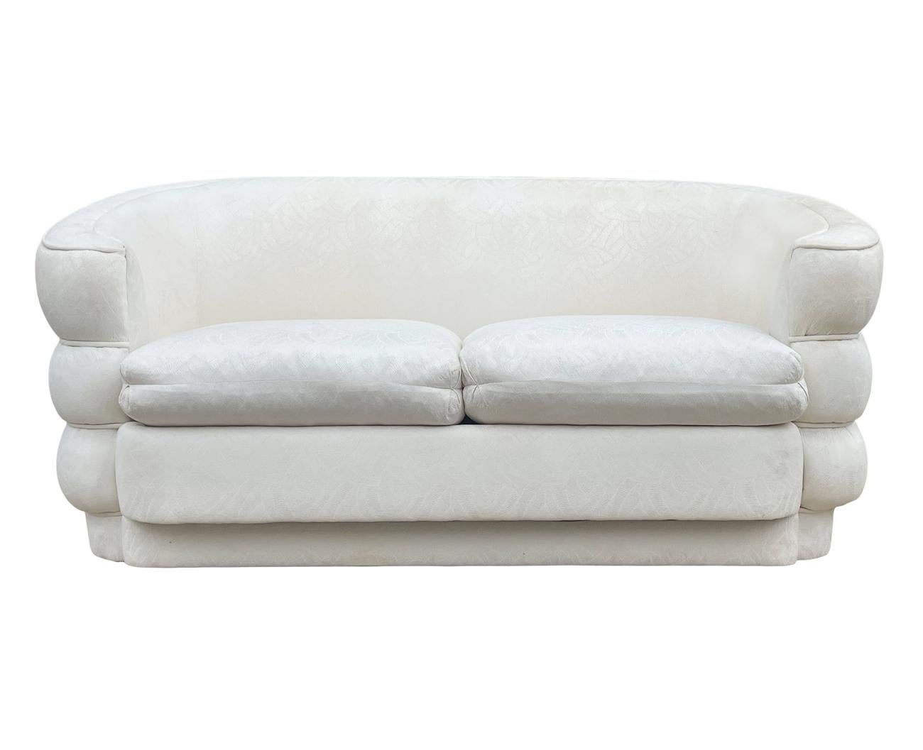 Modernes Mid-Century-Modern-Sofa mit Fassrücken in Art-déco-Form von Weiman (amerikanisch) im Angebot