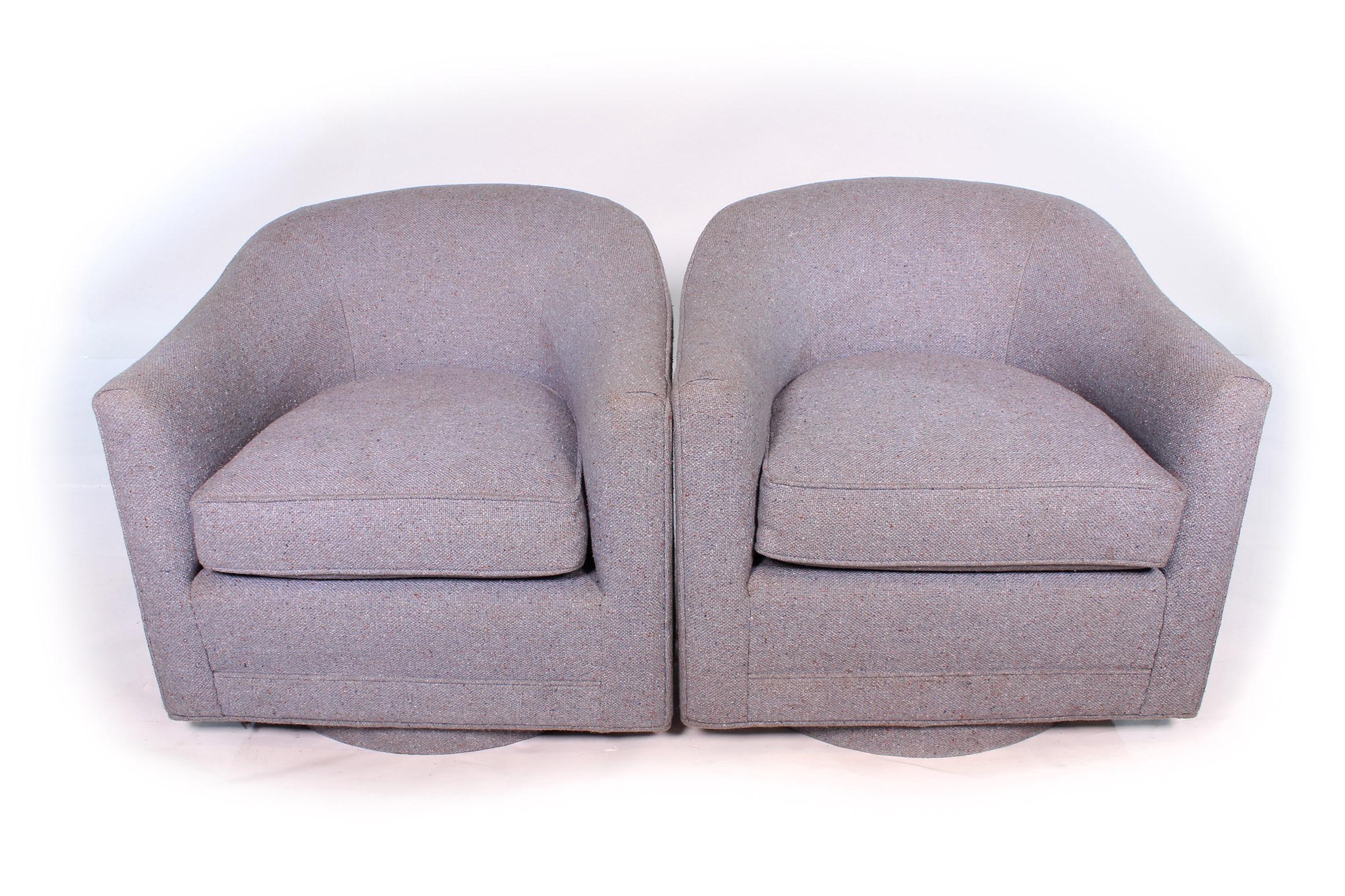 Mid-Century Modern Barrel Swivel Chairs in Style of Milo Baughman Thayer Coggin In Good Condition In Oakville, CT