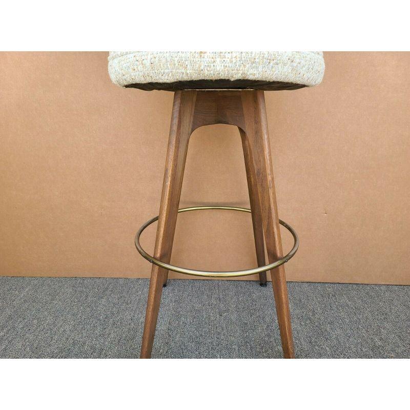 Mid-Century Modern Barstool Caned Back 360 Swivel Barstool In Good Condition For Sale In Lake Worth, FL