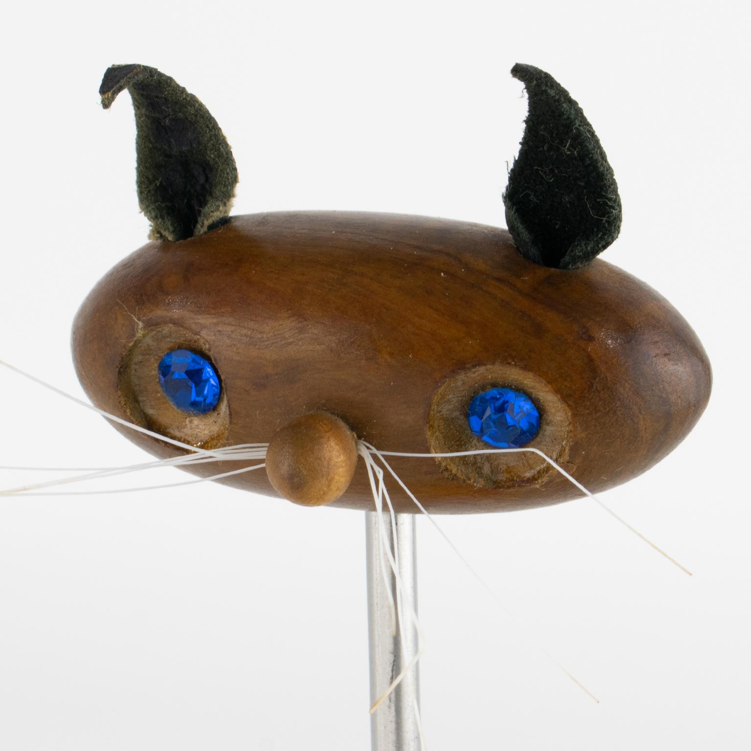 Mid-Century Modern Barware Cocktail Picks Geschnitzte Katzenköpfe aus Teakholz, um 1960 im Angebot 3