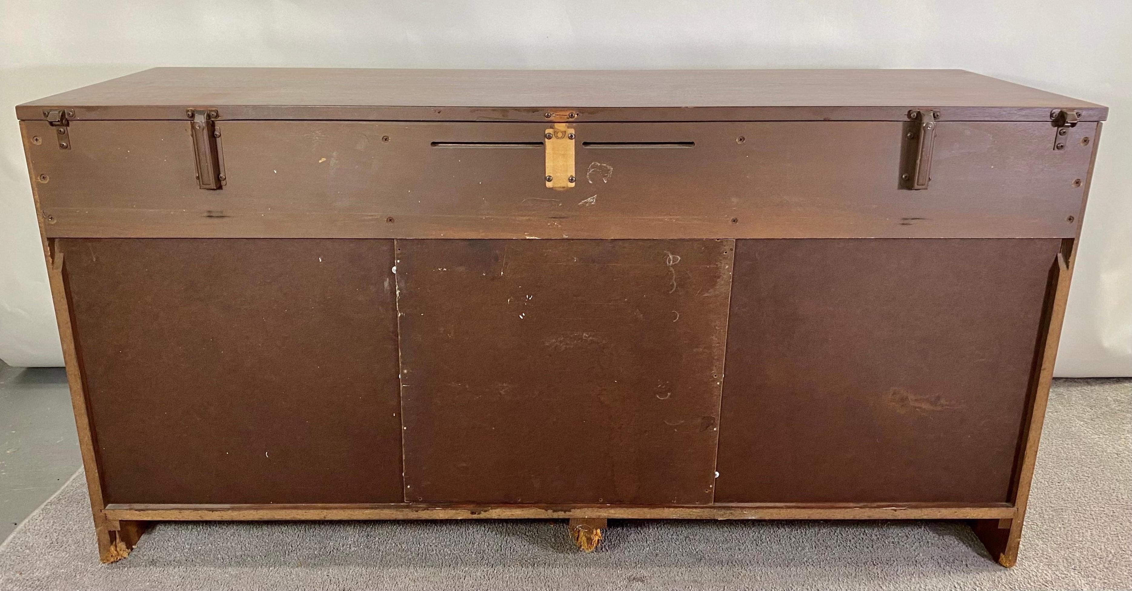 Mid-Century Modern Barzilay Stereo Cabinet Converted Sideboard or Credenza  For Sale 7