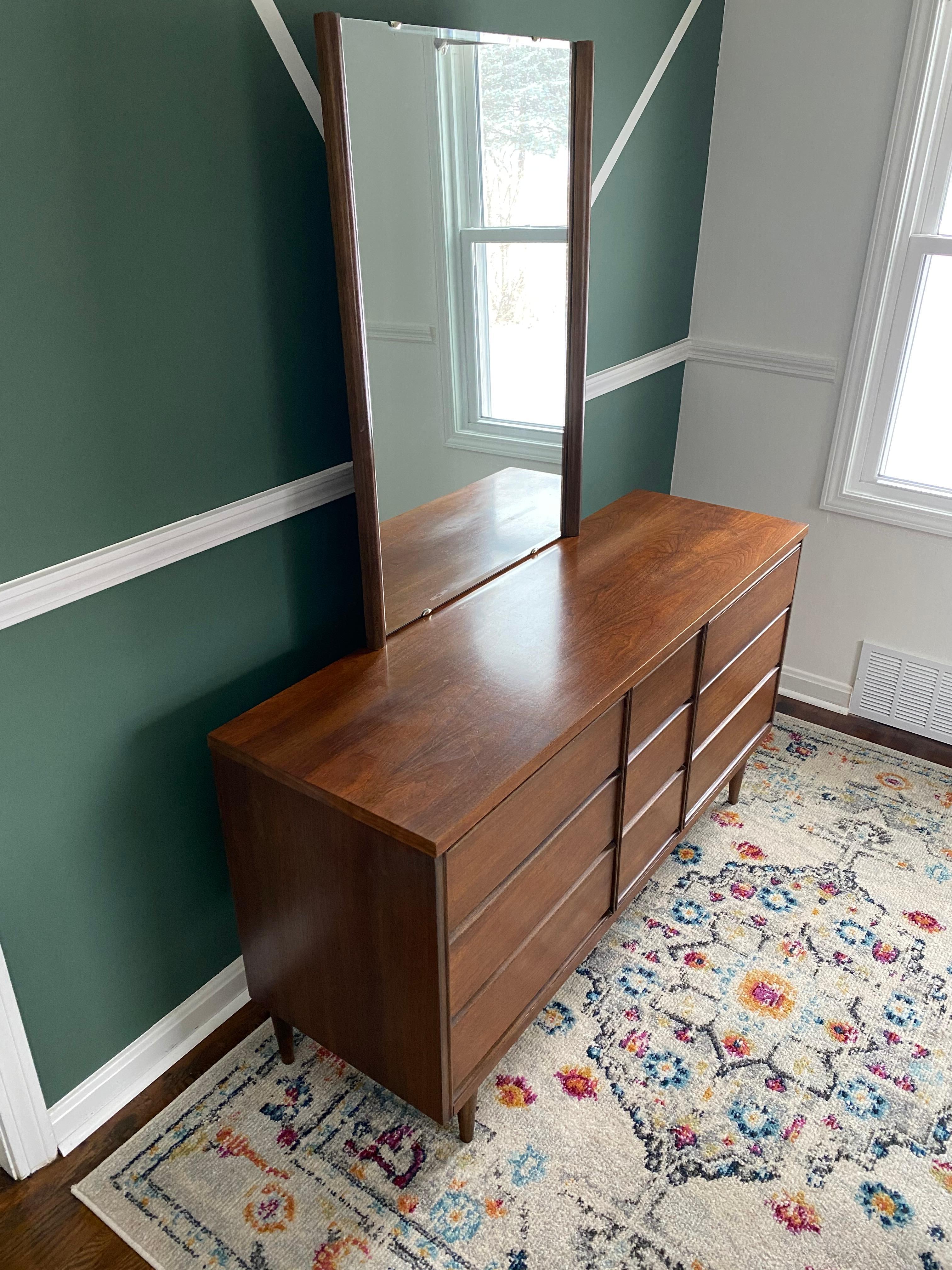 Mid Century Modern Bassett Fanfare 9 Drawer Low-Boy Dresser with Mirror 3