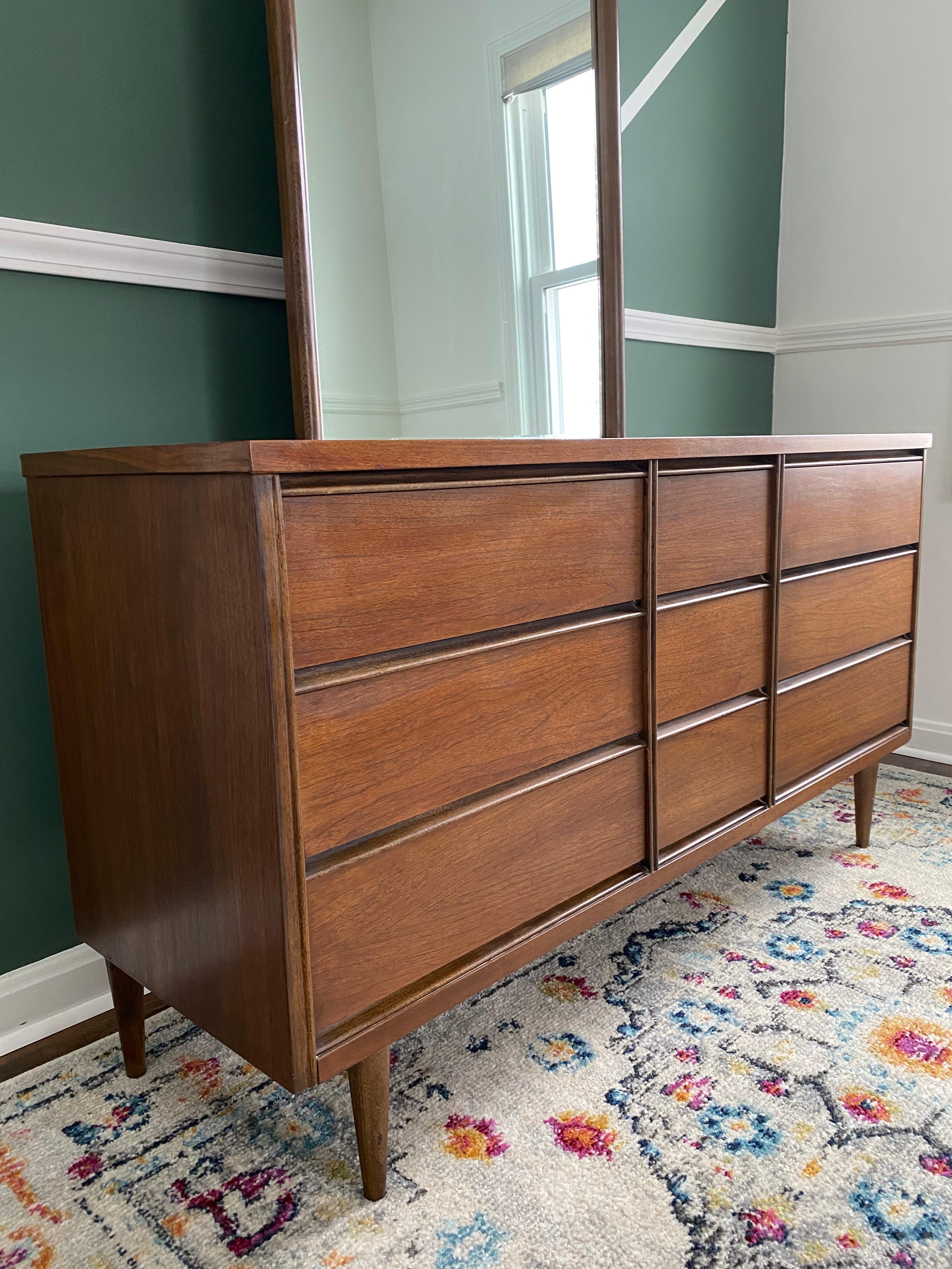 American Mid Century Modern Bassett Fanfare 9 Drawer Low-Boy Dresser with Mirror