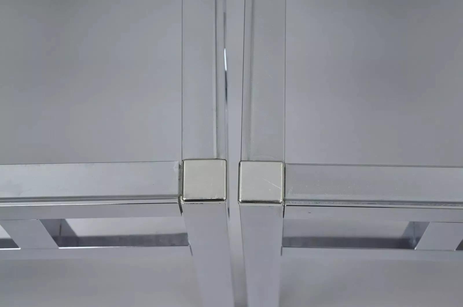 Rechteckige Beistelltische aus Chrom und Glas im Baughman-Stil aus der Mitte des Jahrhunderts – ein Paar im Angebot 2